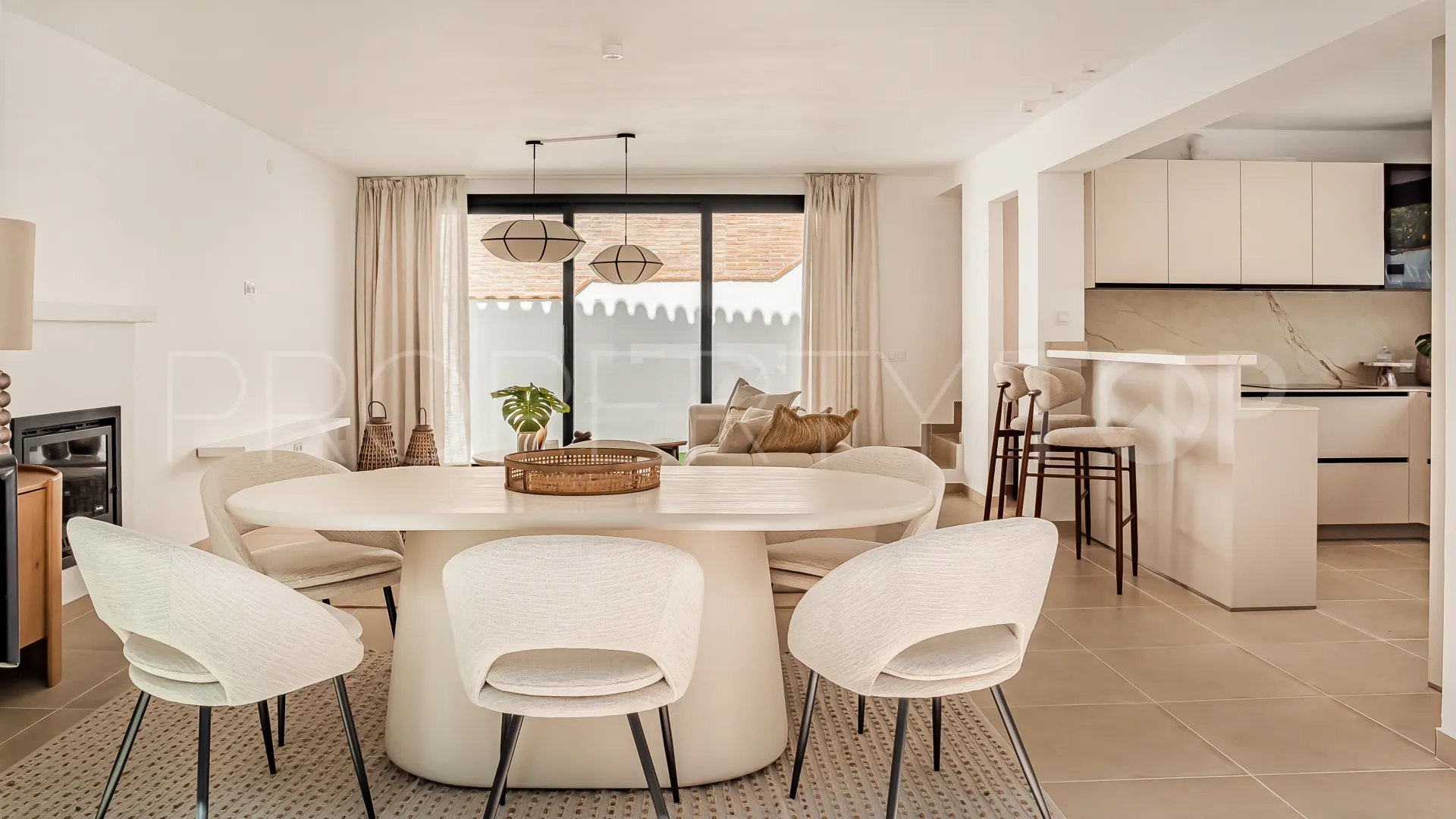 For sale 4 bedrooms villa in Nueva Andalucia