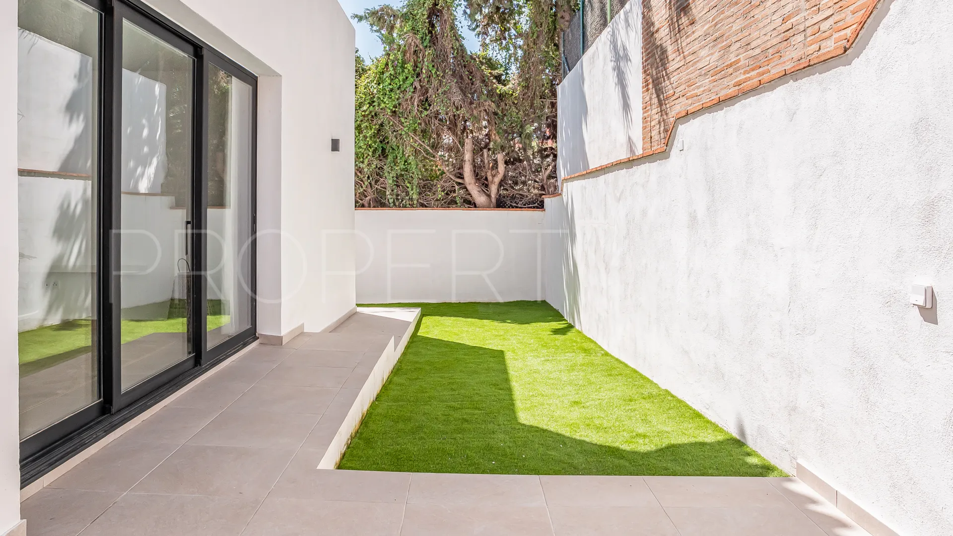 For sale 4 bedrooms villa in Nueva Andalucia