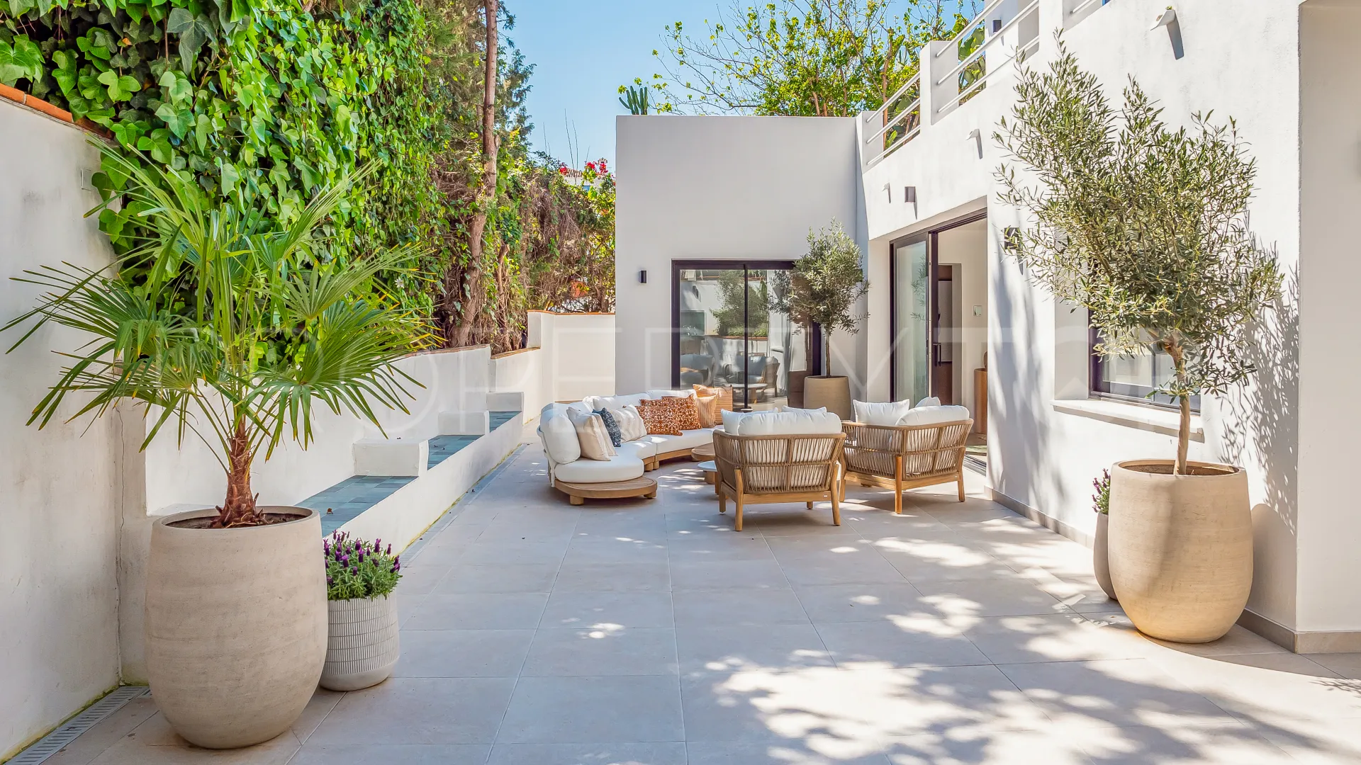 For sale 4 bedrooms villa in Nueva Andalucia