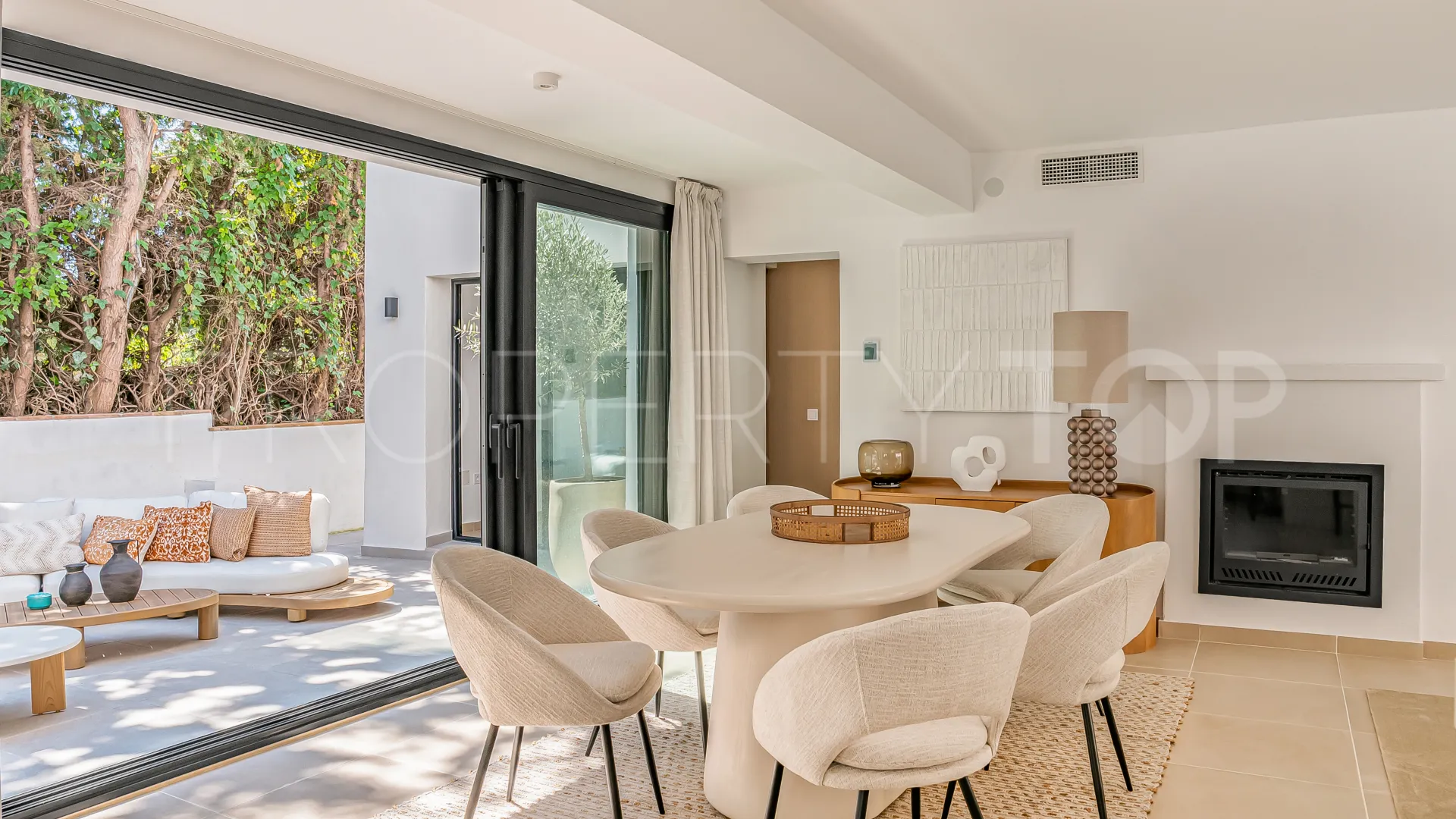 For sale 4 bedrooms villa in Nueva Andalucia