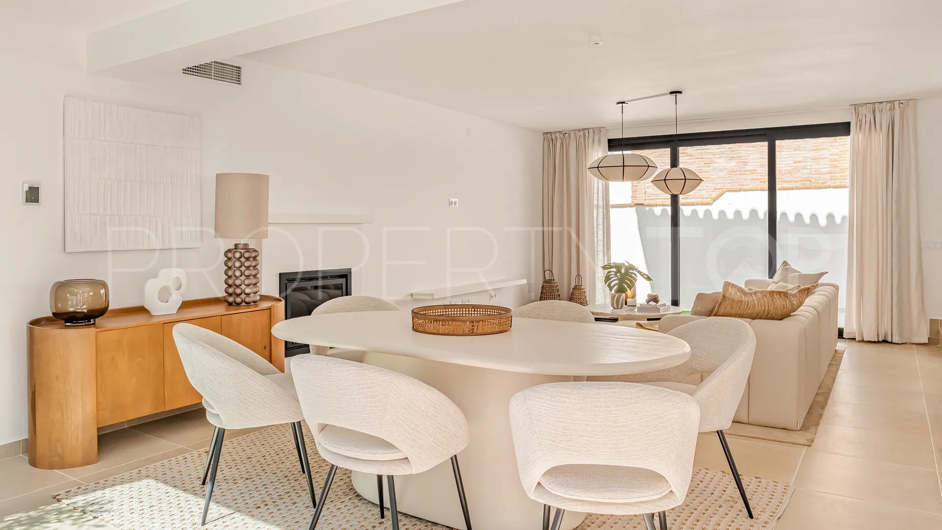 For sale 4 bedrooms villa in Nueva Andalucia