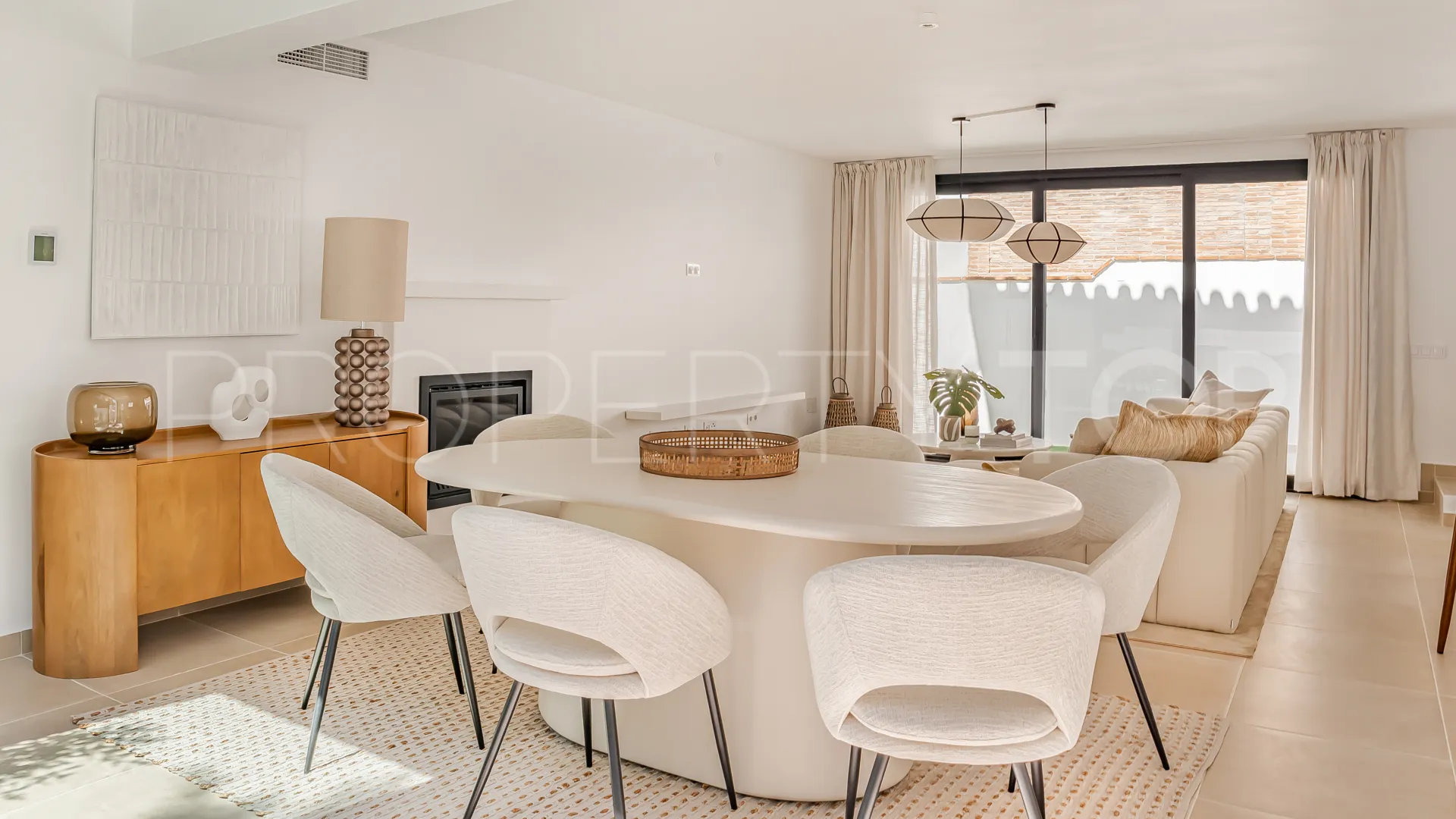 For sale 4 bedrooms villa in Nueva Andalucia