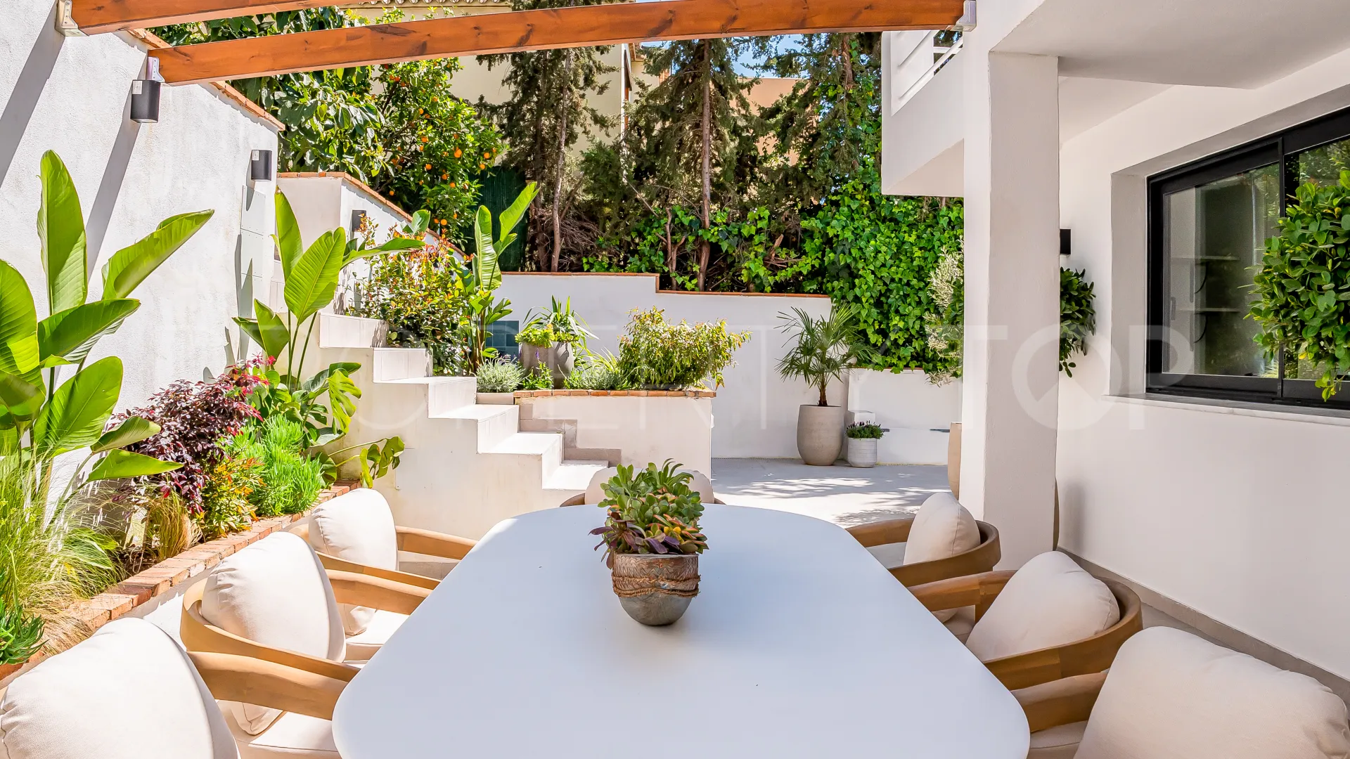 For sale 4 bedrooms villa in Nueva Andalucia