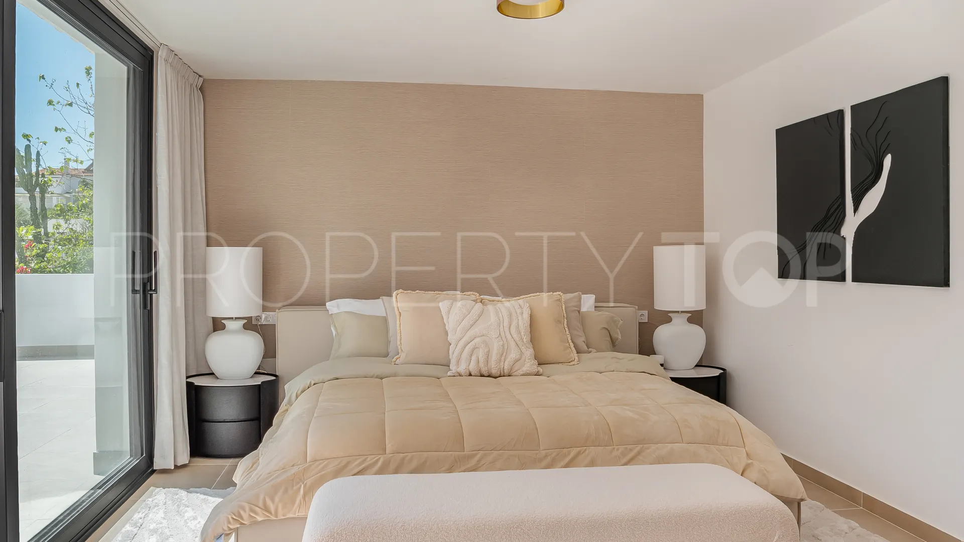 For sale 4 bedrooms villa in Nueva Andalucia