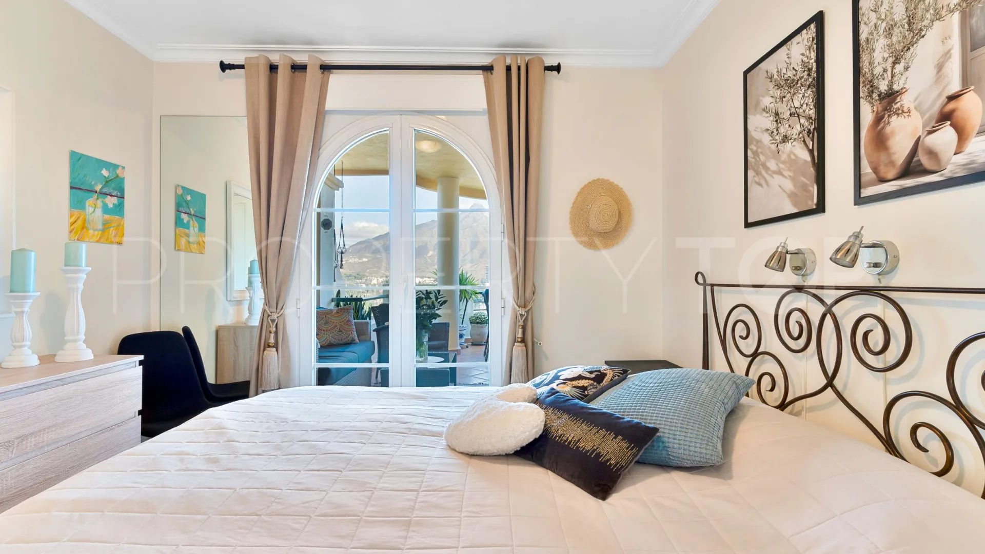 Apartamento con 2 dormitorios en venta en Señorio de Aloha