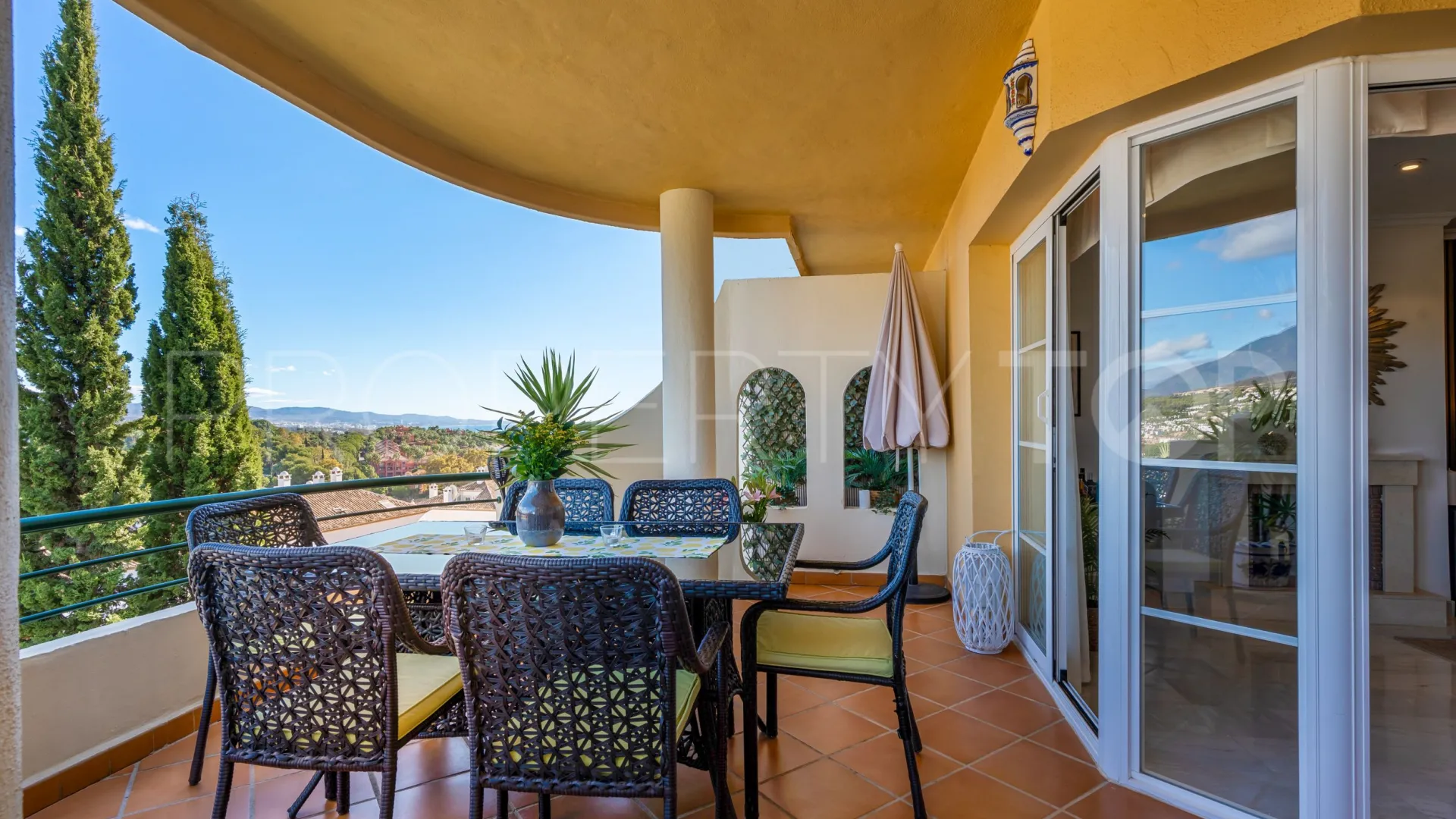 Apartamento con 2 dormitorios en venta en Señorio de Aloha