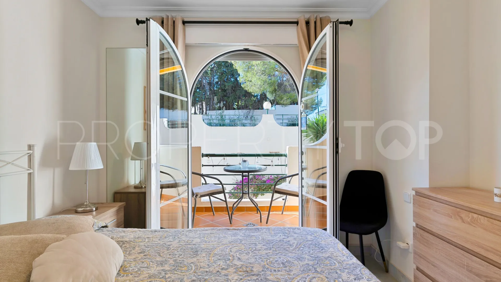 Apartamento con 2 dormitorios en venta en Señorio de Aloha