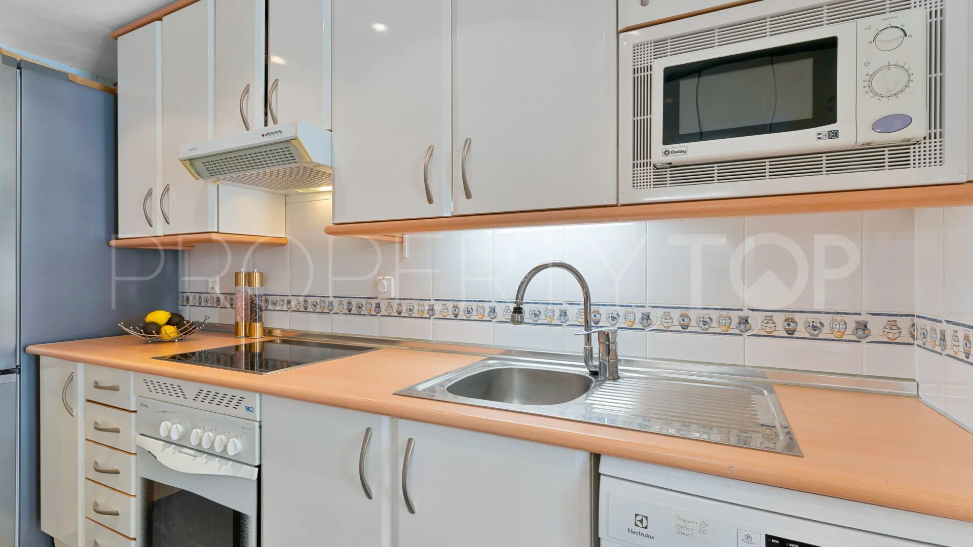 Apartamento con 2 dormitorios en venta en Señorio de Aloha