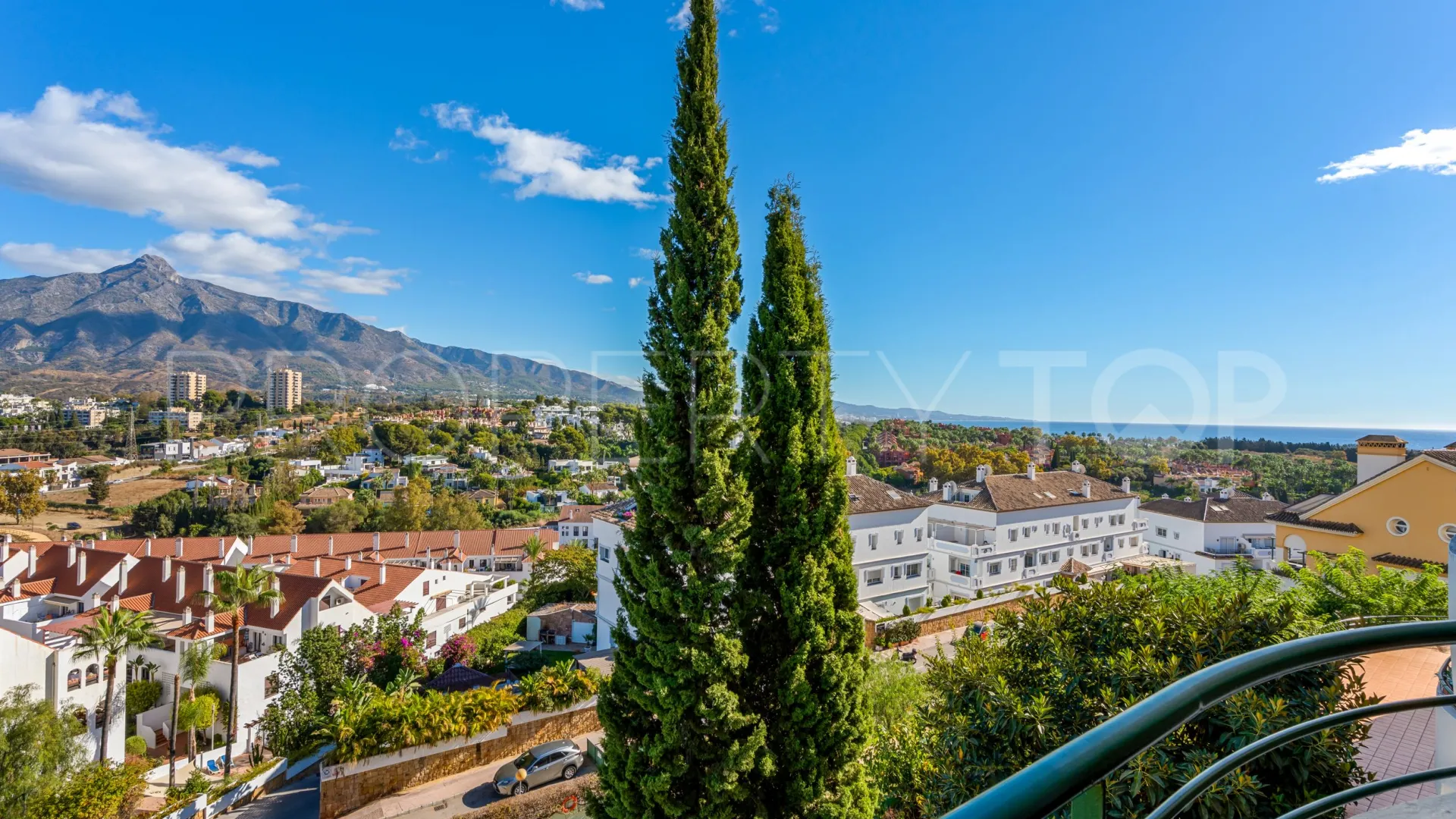 Apartamento con 2 dormitorios en venta en Señorio de Aloha