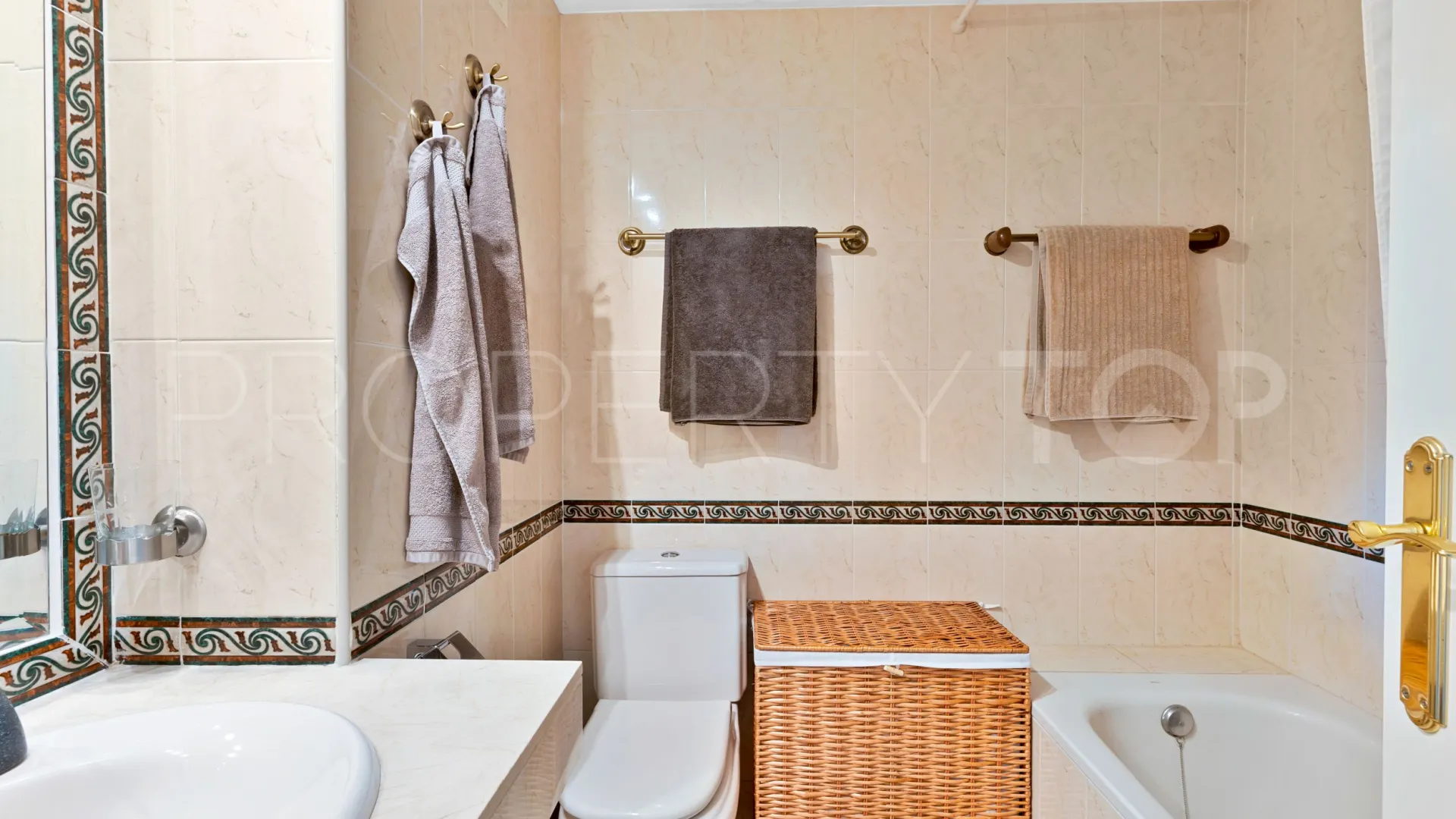 Apartamento con 2 dormitorios en venta en Señorio de Aloha