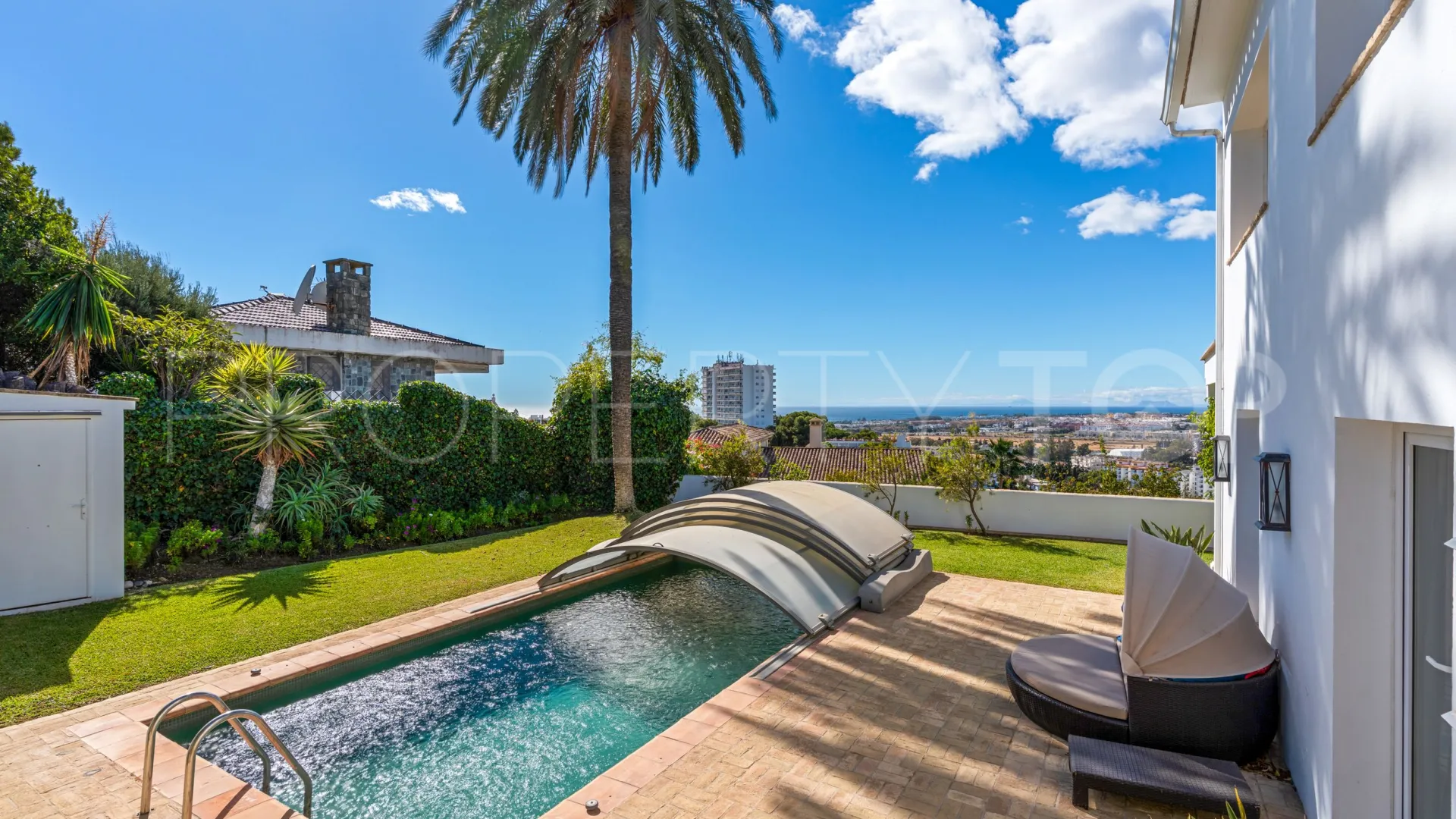 Villa in Nueva Andalucia for sale