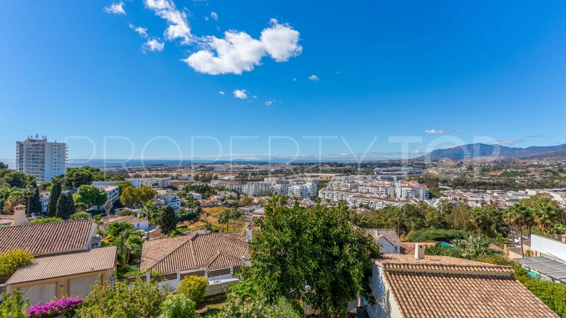 Villa in Nueva Andalucia for sale