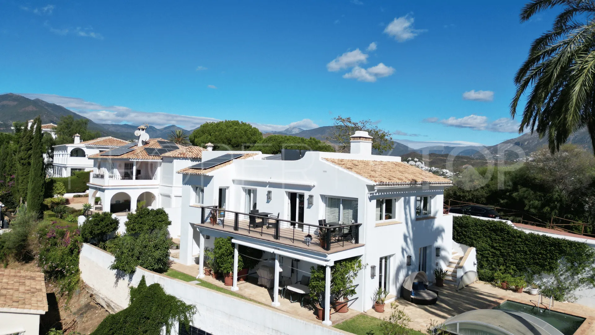 Villa in Nueva Andalucia for sale