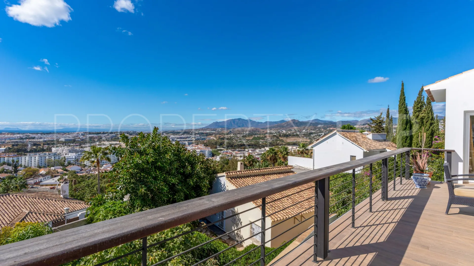Villa in Nueva Andalucia for sale