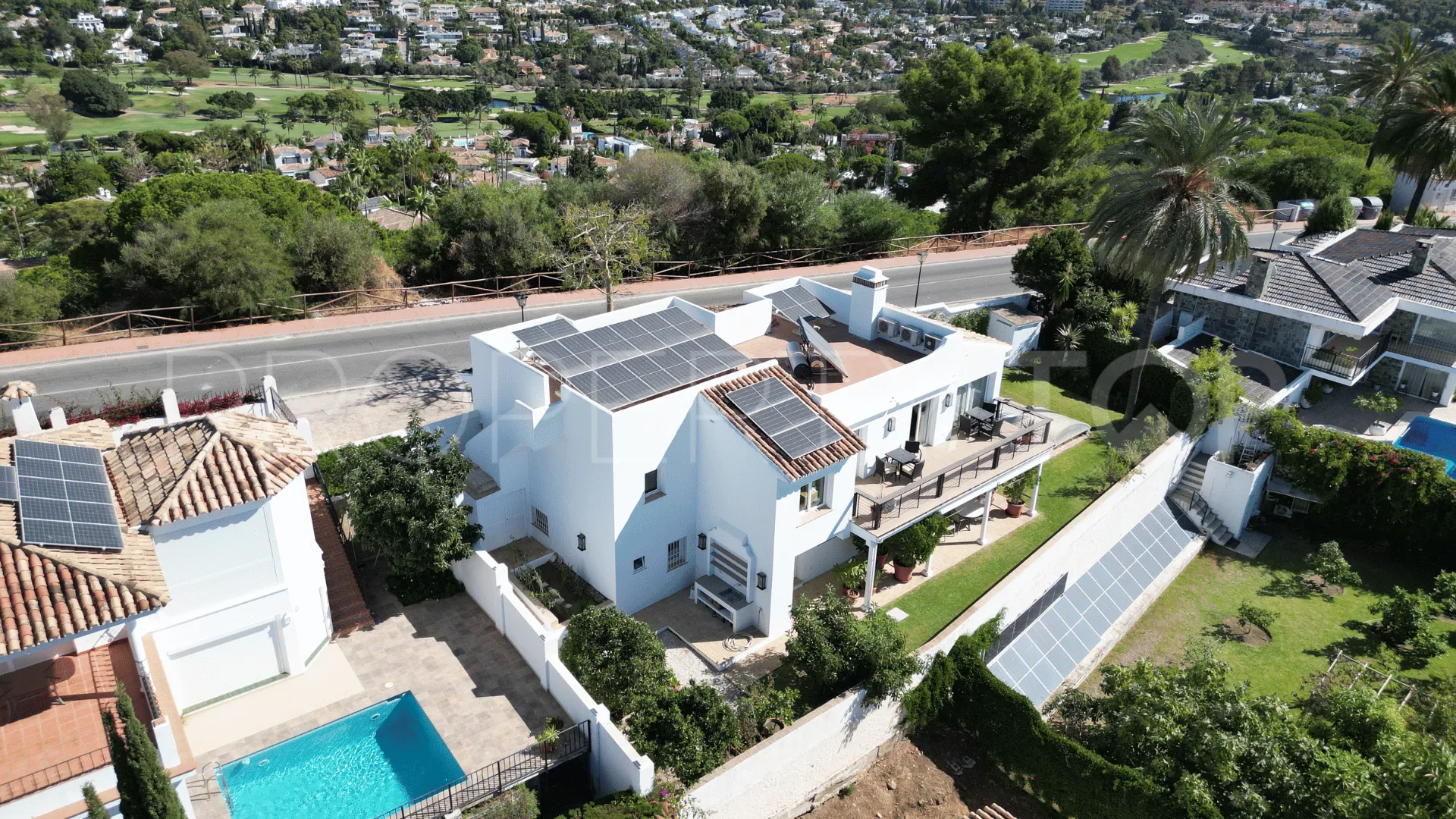 Villa in Nueva Andalucia for sale