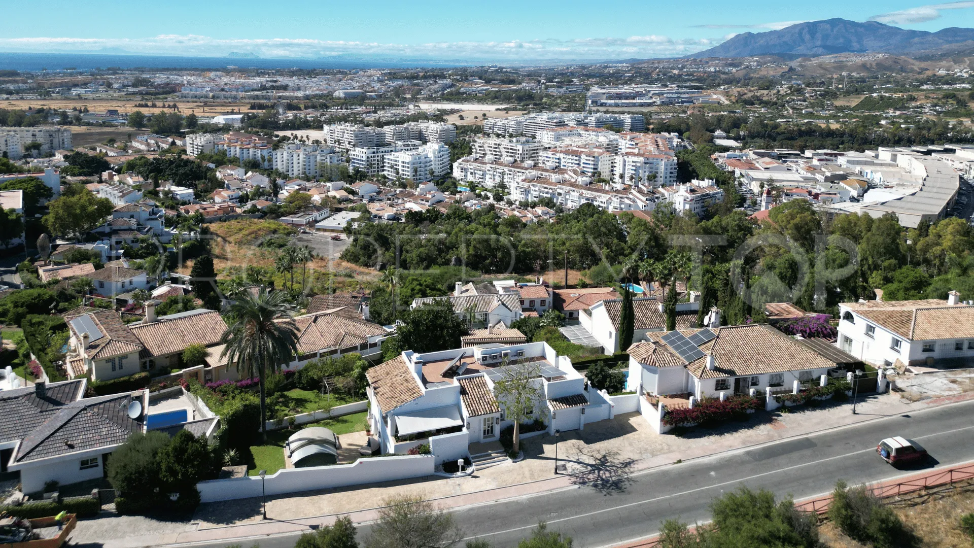 Villa in Nueva Andalucia for sale