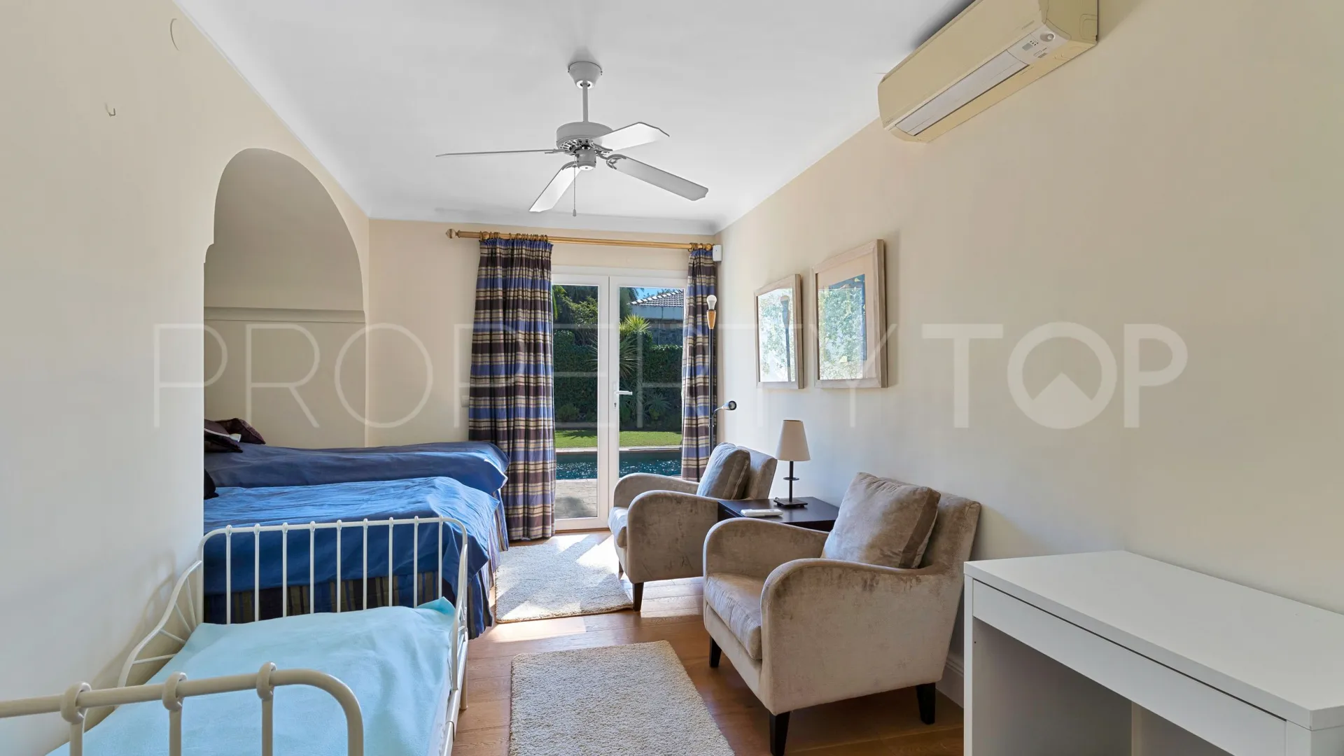 Villa in Nueva Andalucia for sale
