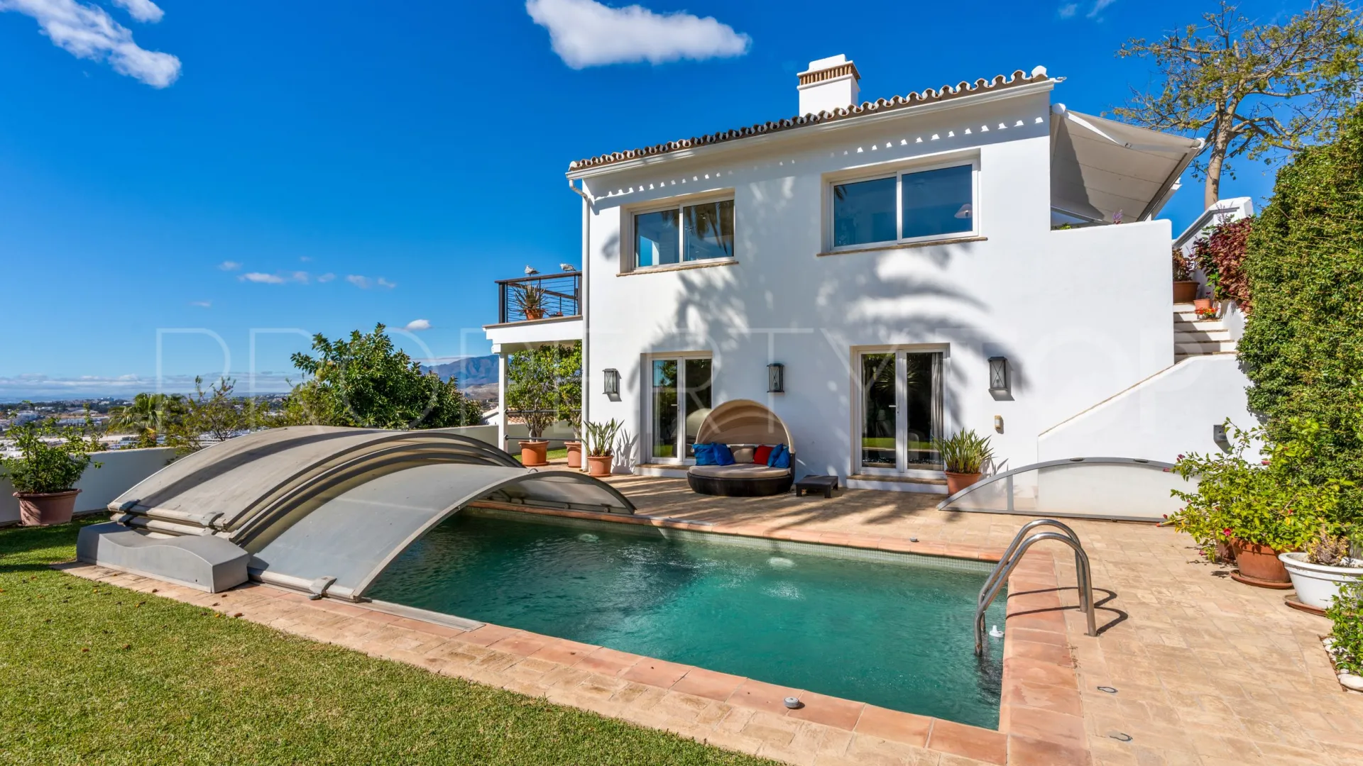 Villa in Nueva Andalucia for sale