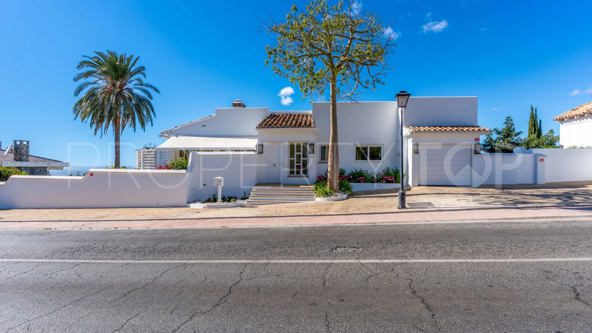 Villa in Nueva Andalucia for sale