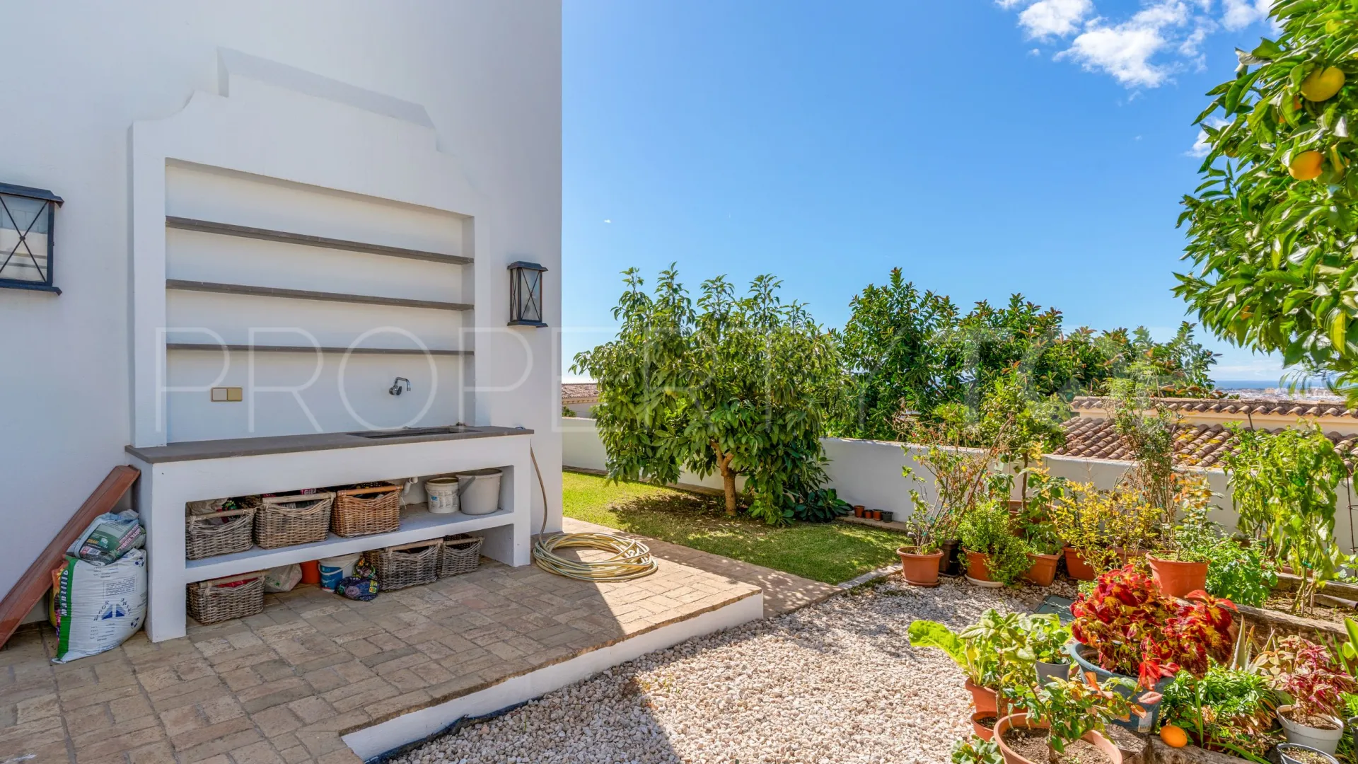 Villa in Nueva Andalucia for sale