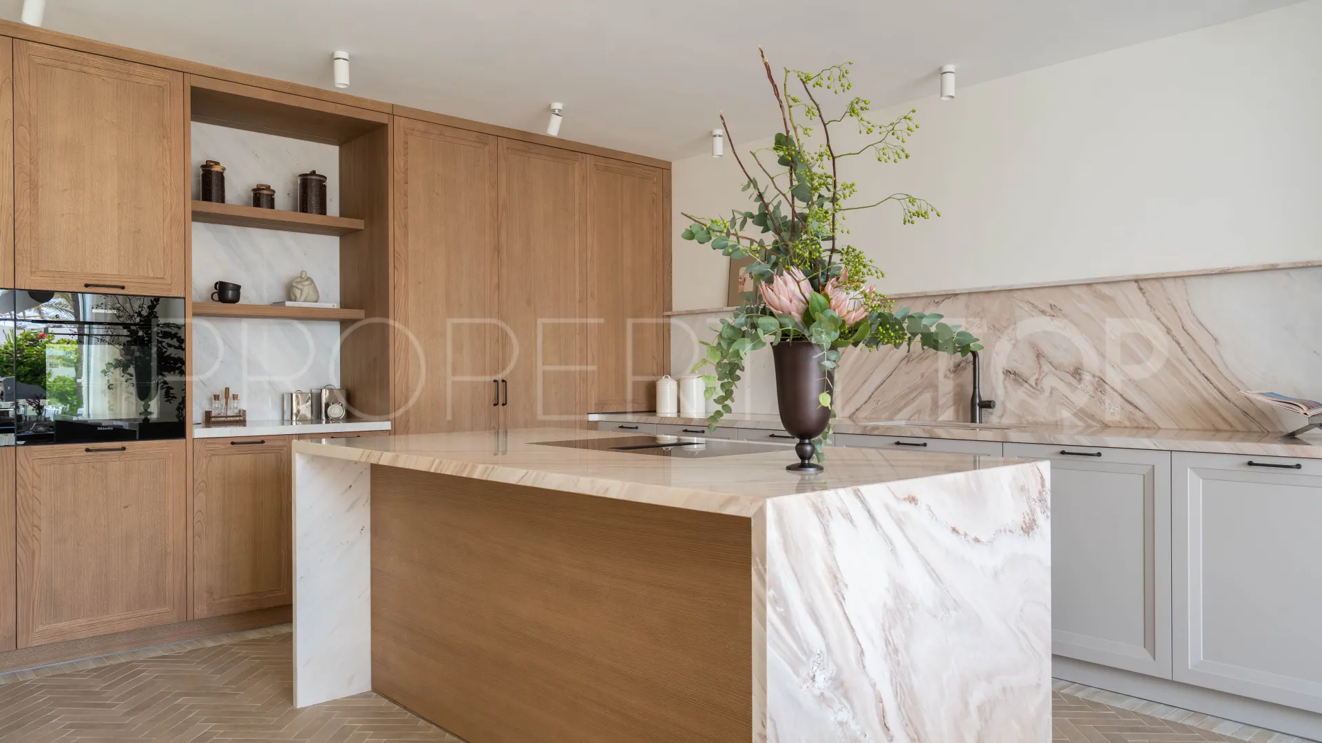 Semi detached villa for sale in Marbella with 3 bedrooms