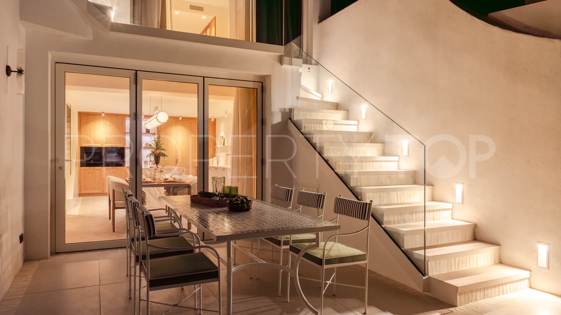 Semi detached villa for sale in Marbella with 3 bedrooms