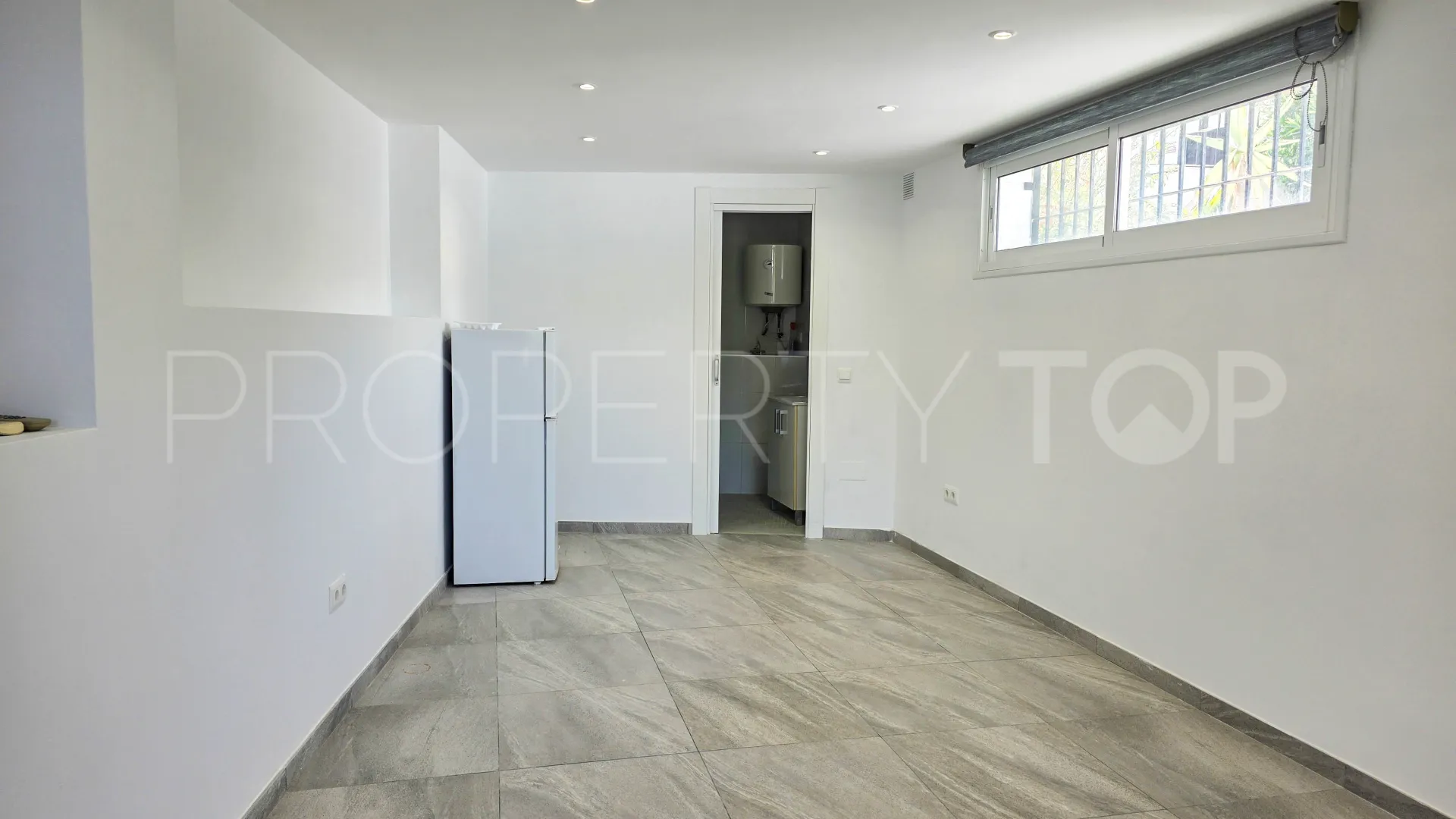 For sale semi detached villa in La Duquesa