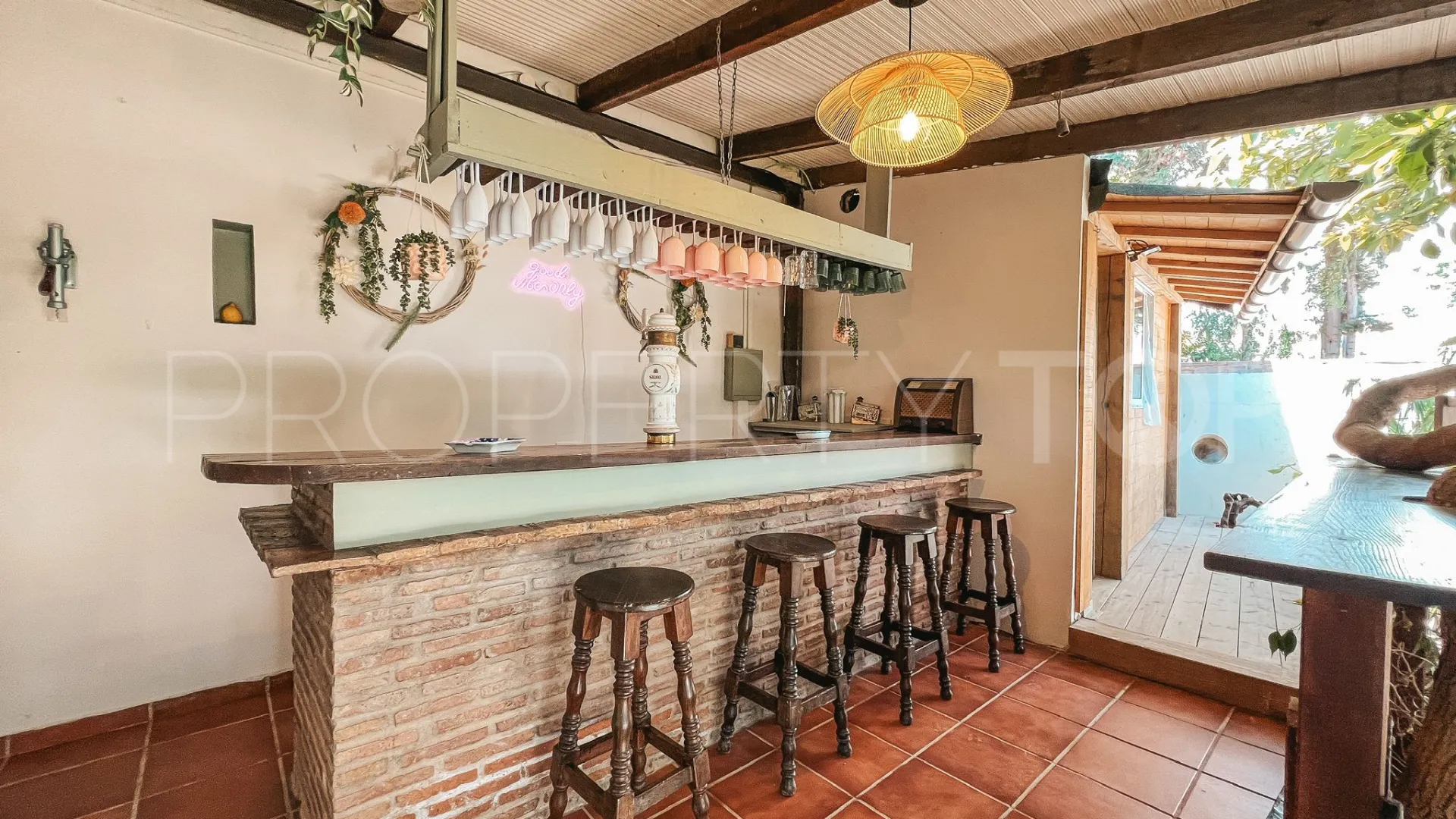 Villa for sale in Nueva Andalucia with 5 bedrooms