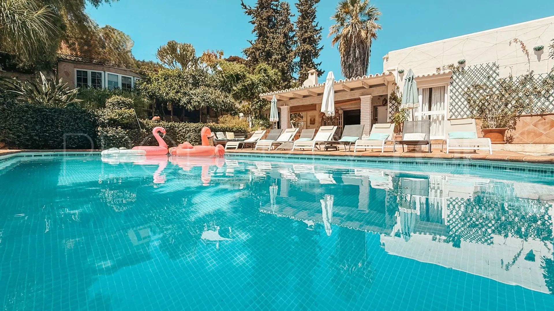 Villa for sale in Nueva Andalucia with 5 bedrooms