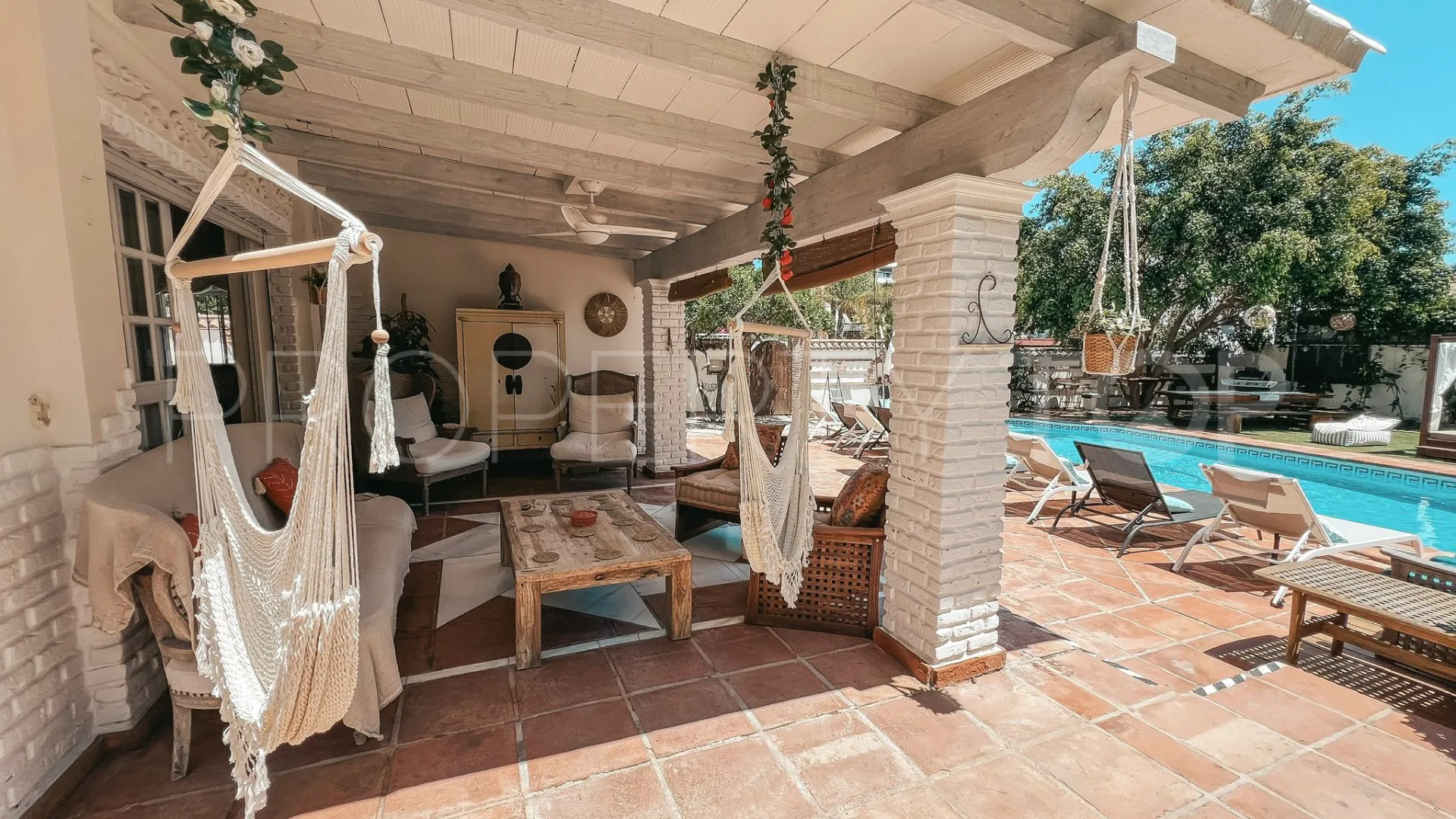 Villa for sale in Nueva Andalucia with 5 bedrooms