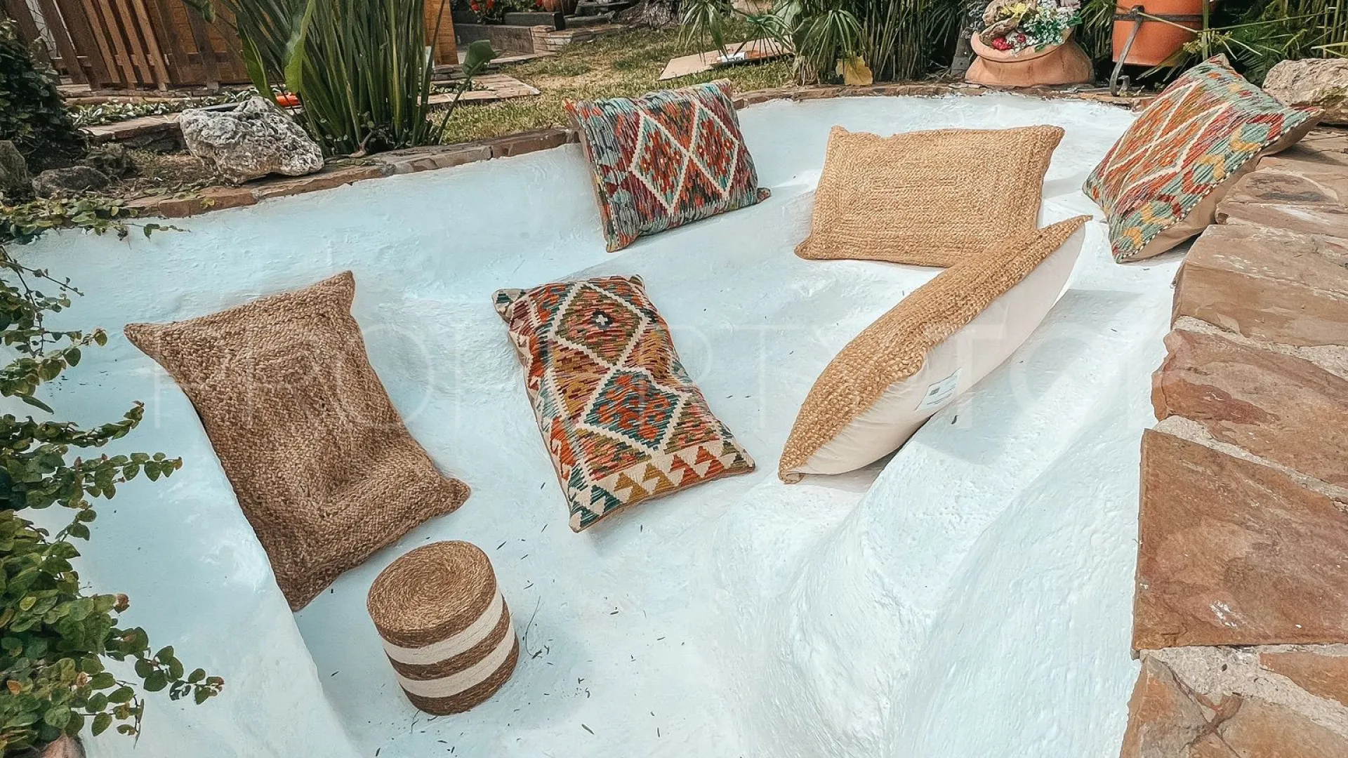 Villa for sale in Nueva Andalucia with 5 bedrooms