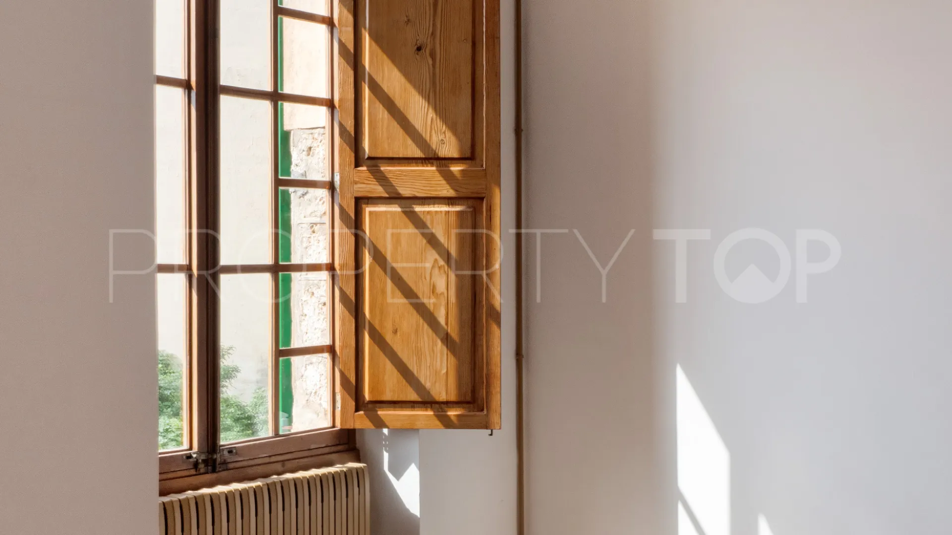 For sale house in Génova with 6 bedrooms
