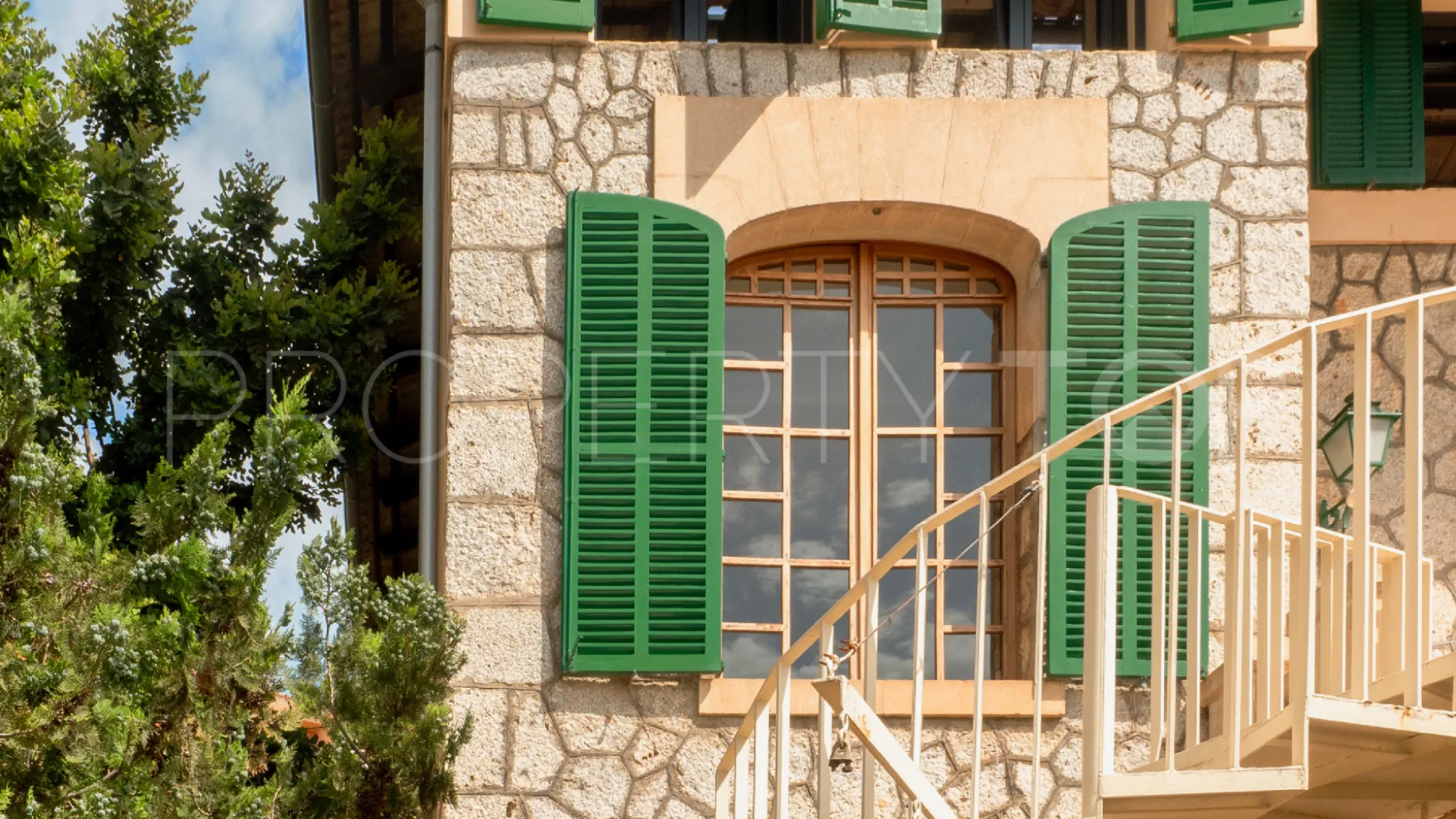 For sale house in Génova with 6 bedrooms