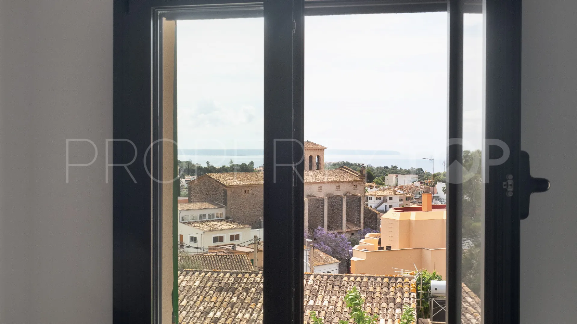 For sale house in Génova with 6 bedrooms