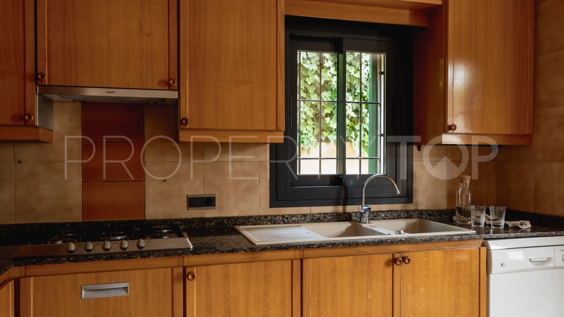 For sale house in Génova with 6 bedrooms
