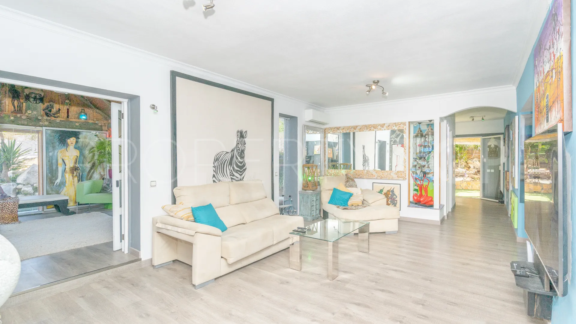 Villa de 4 dormitorios a la venta en Estepona Golf