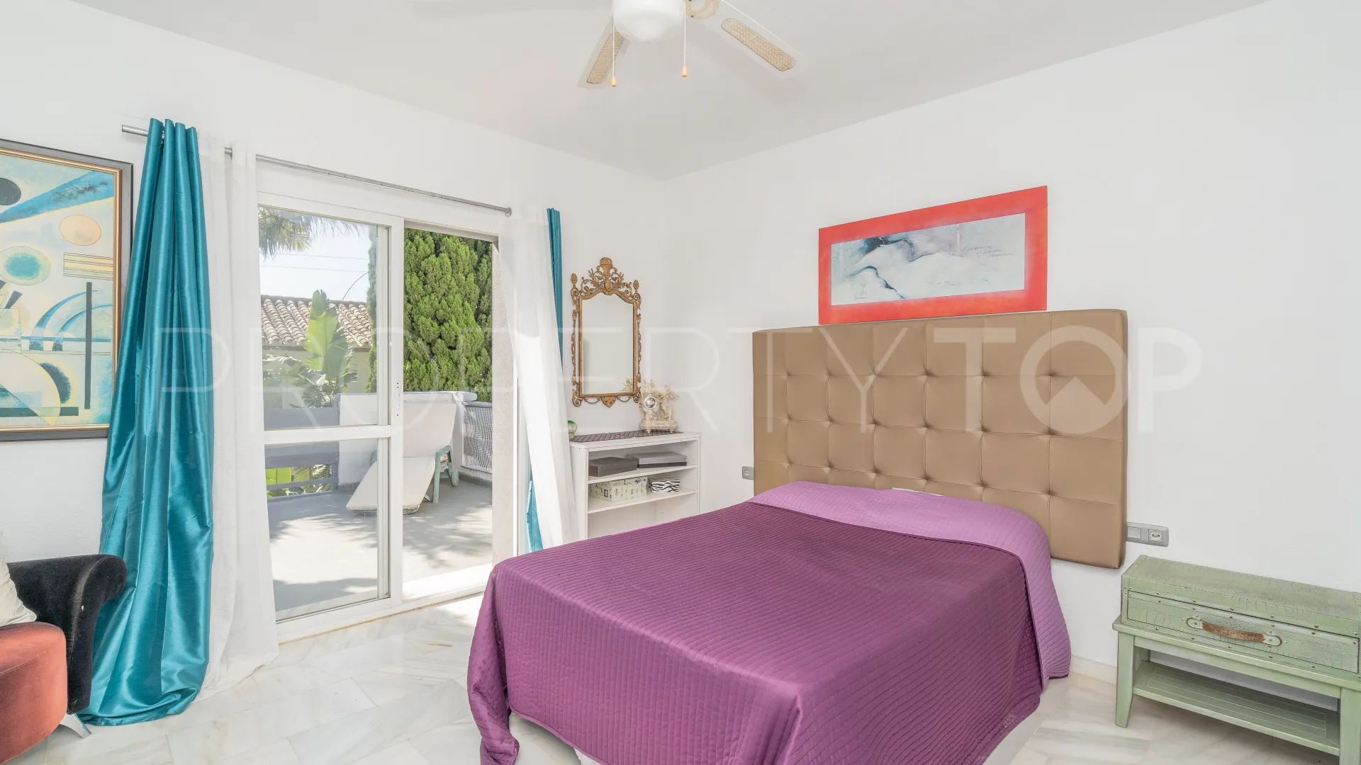 Villa de 4 dormitorios a la venta en Estepona Golf