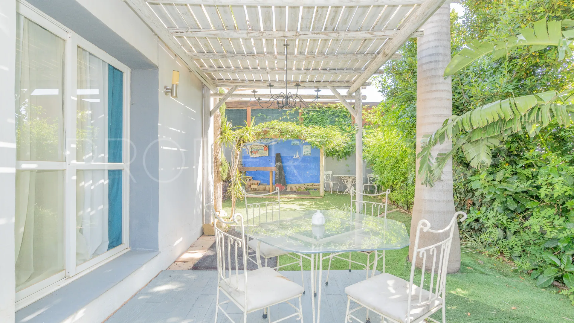 Villa de 4 dormitorios a la venta en Estepona Golf