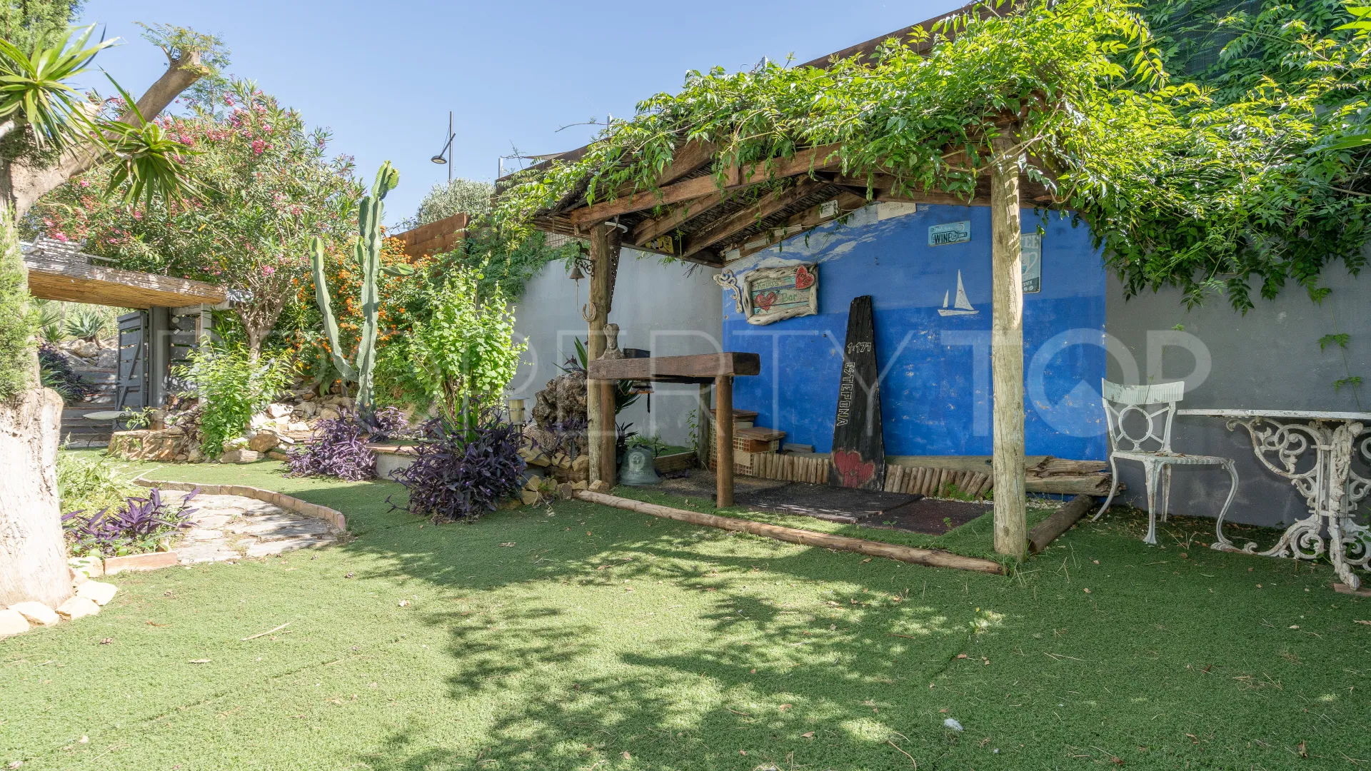 Villa de 4 dormitorios a la venta en Estepona Golf
