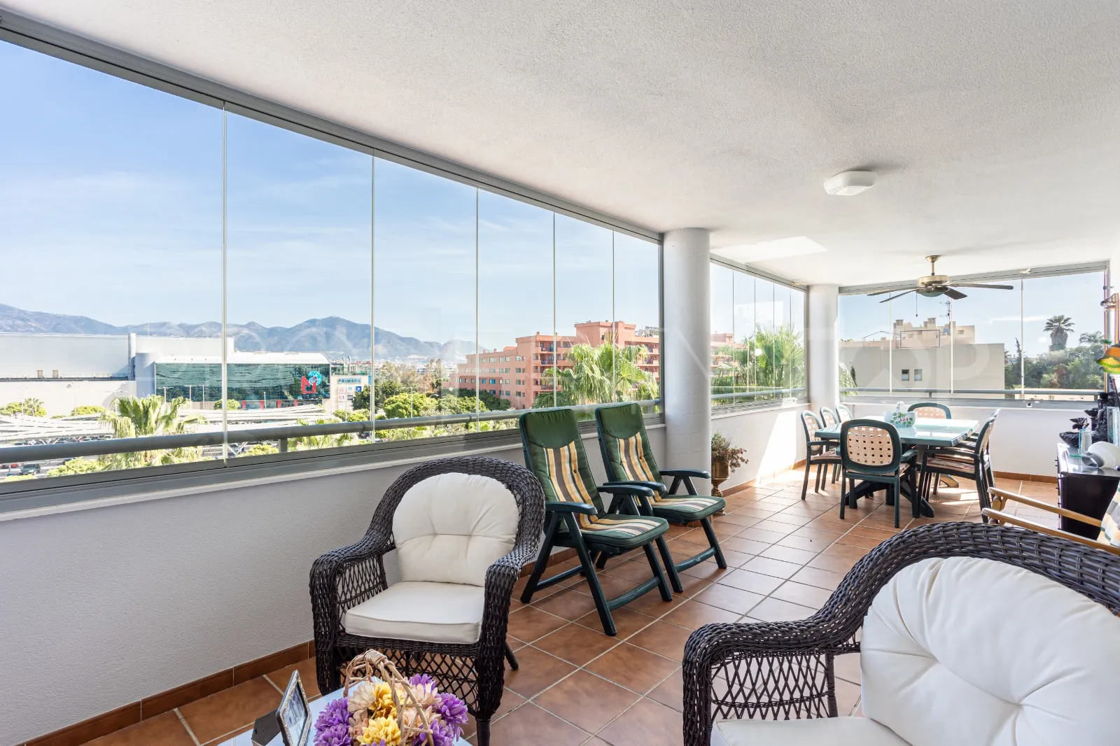 Comprar apartamento con 3 dormitorios en El Castillo