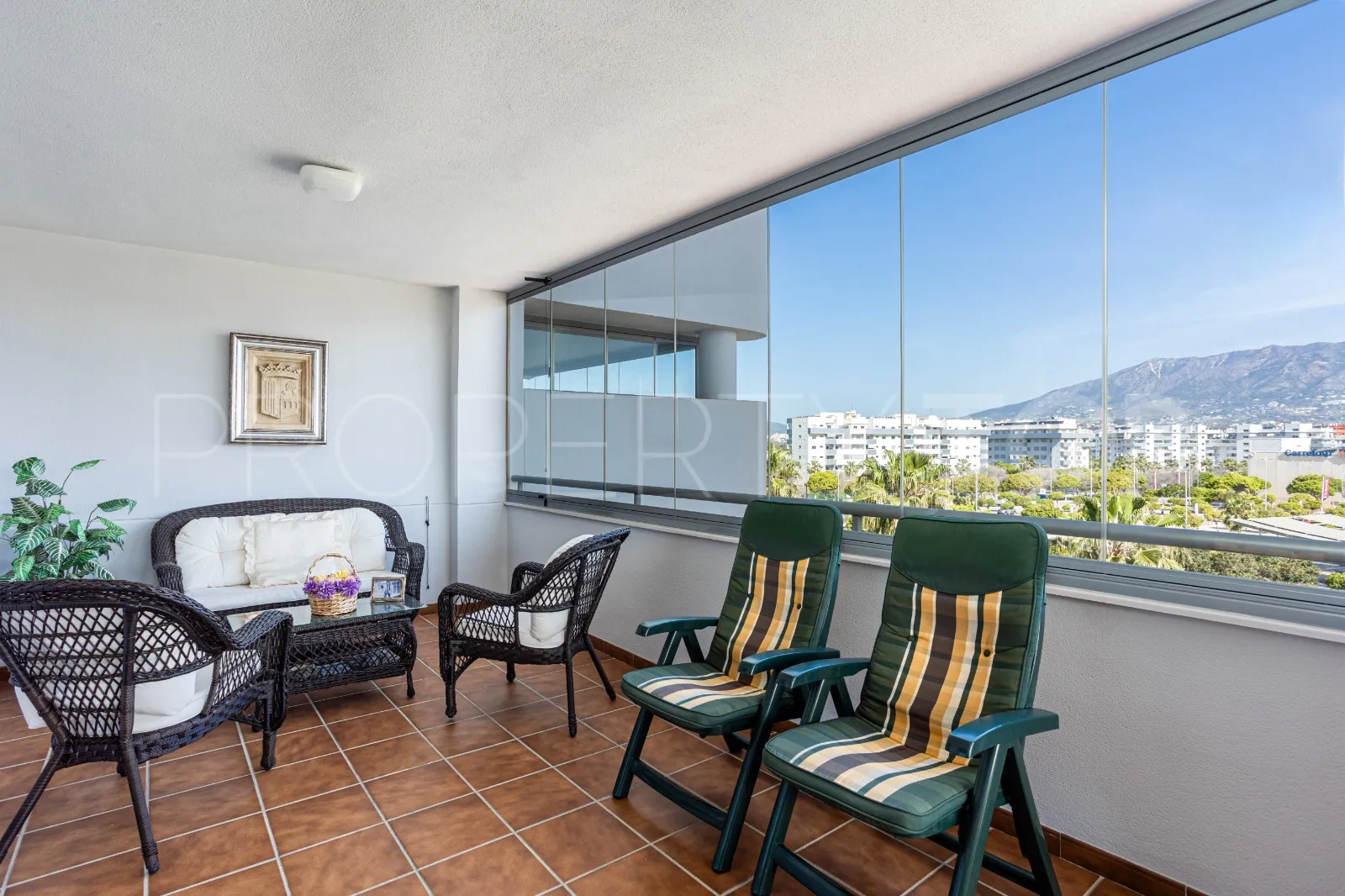 Comprar apartamento con 3 dormitorios en El Castillo