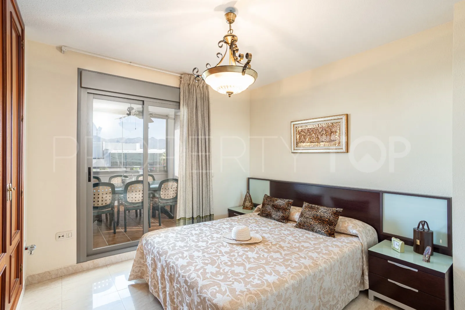 Comprar apartamento con 3 dormitorios en El Castillo
