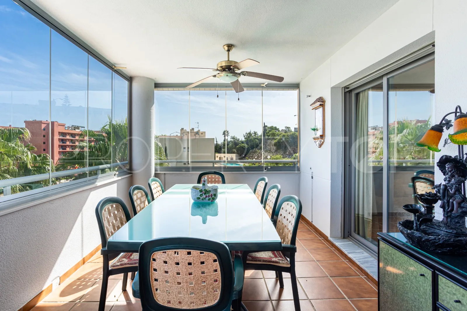 Comprar apartamento con 3 dormitorios en El Castillo
