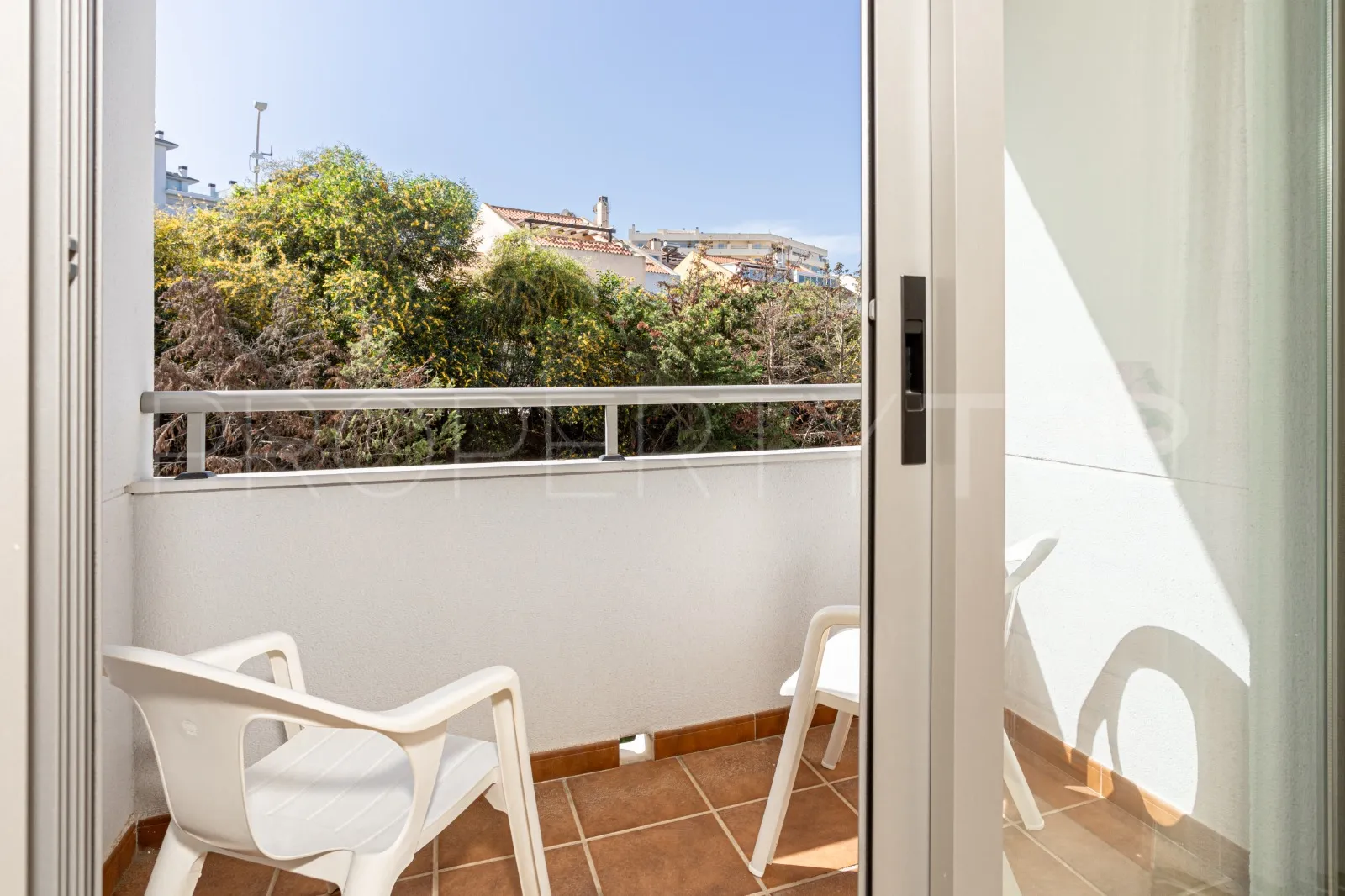 Comprar apartamento con 3 dormitorios en El Castillo