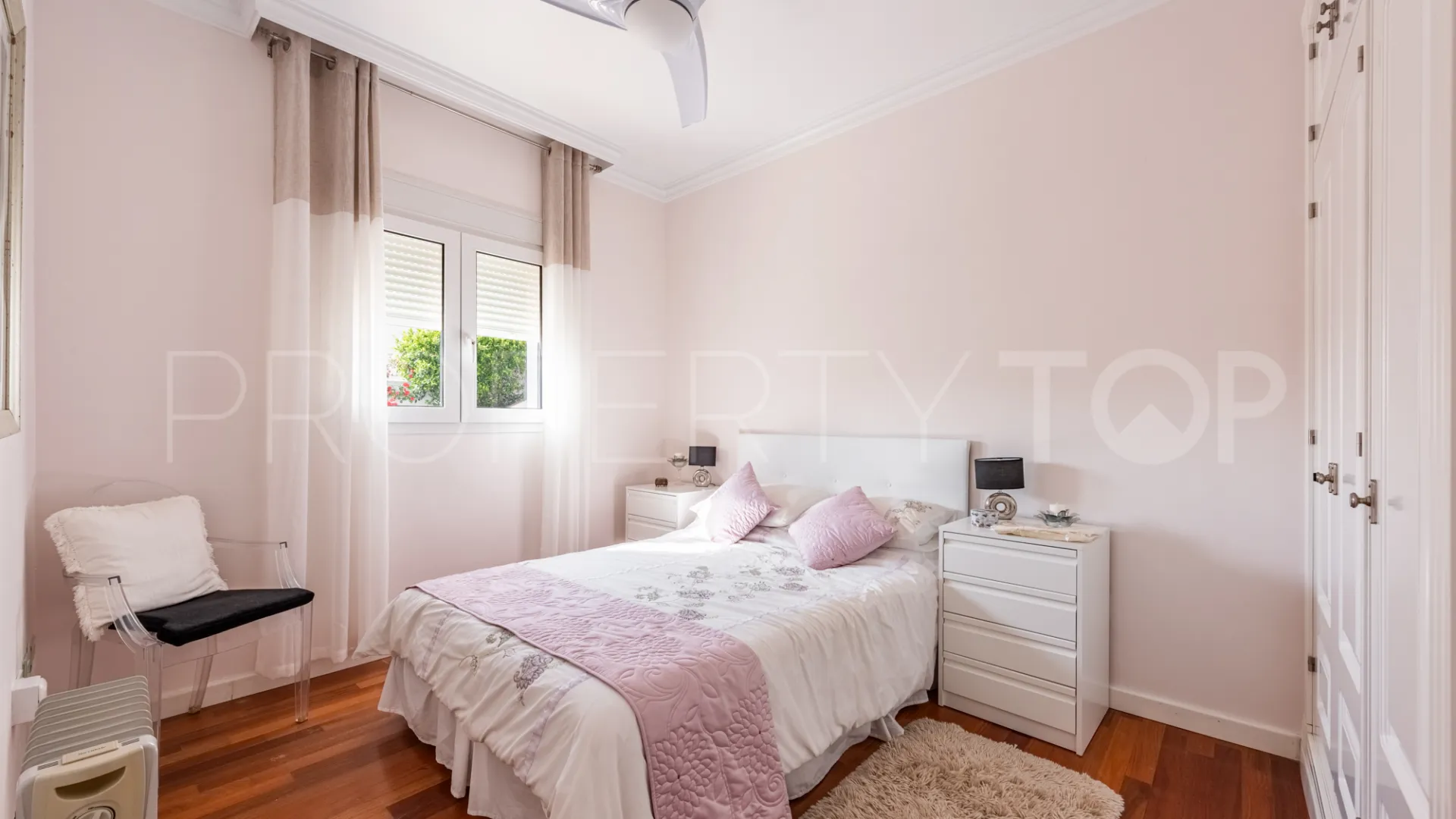 For sale villa in Sierrezuela with 6 bedrooms