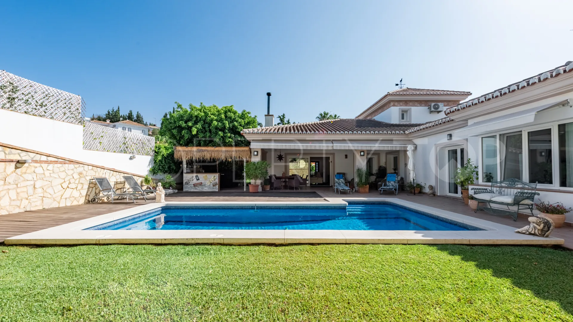 For sale villa in Sierrezuela with 6 bedrooms