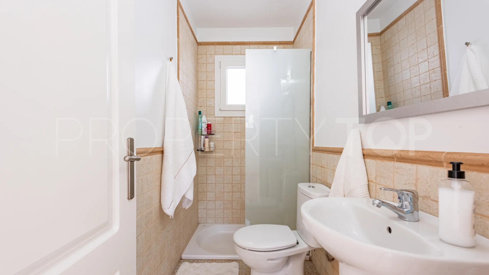 For sale villa in Sierrezuela with 6 bedrooms