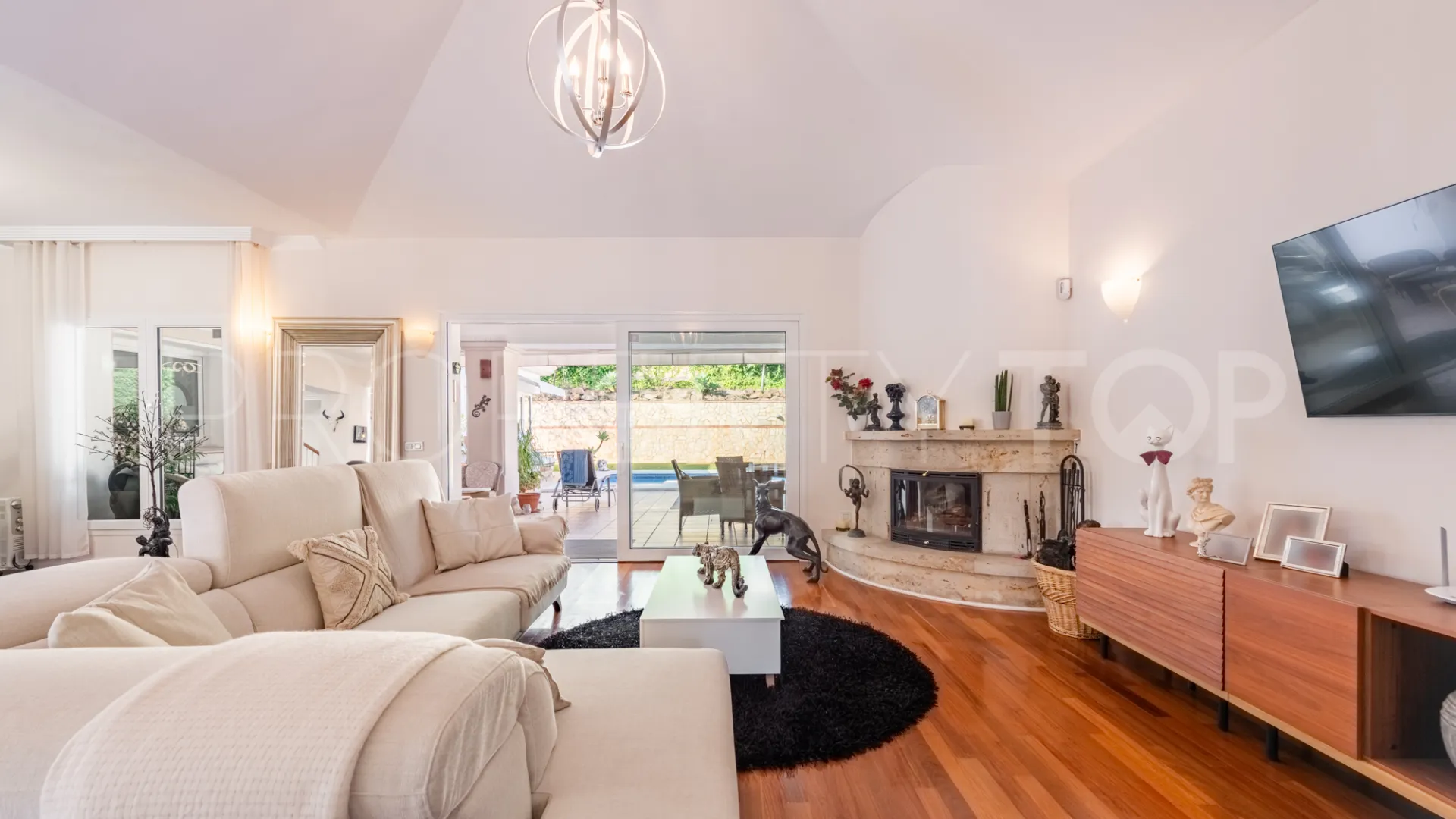 For sale villa in Sierrezuela with 6 bedrooms