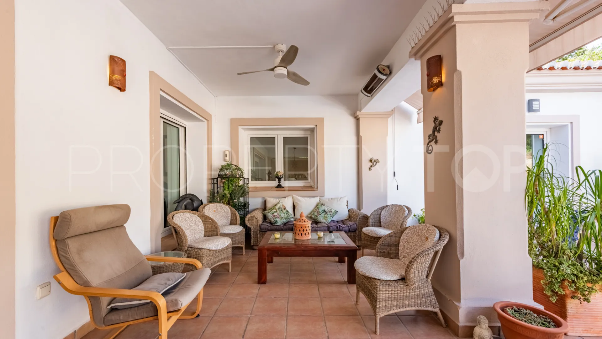 For sale villa in Sierrezuela with 6 bedrooms