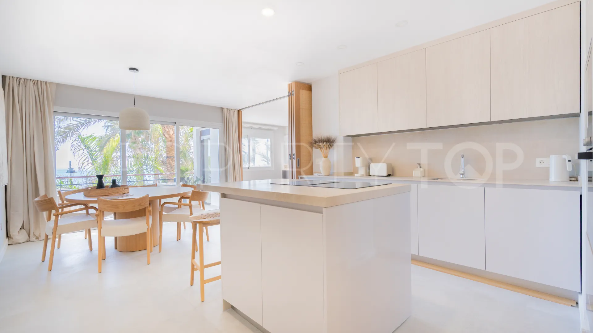 2 bedrooms apartment for sale in Estepona Town